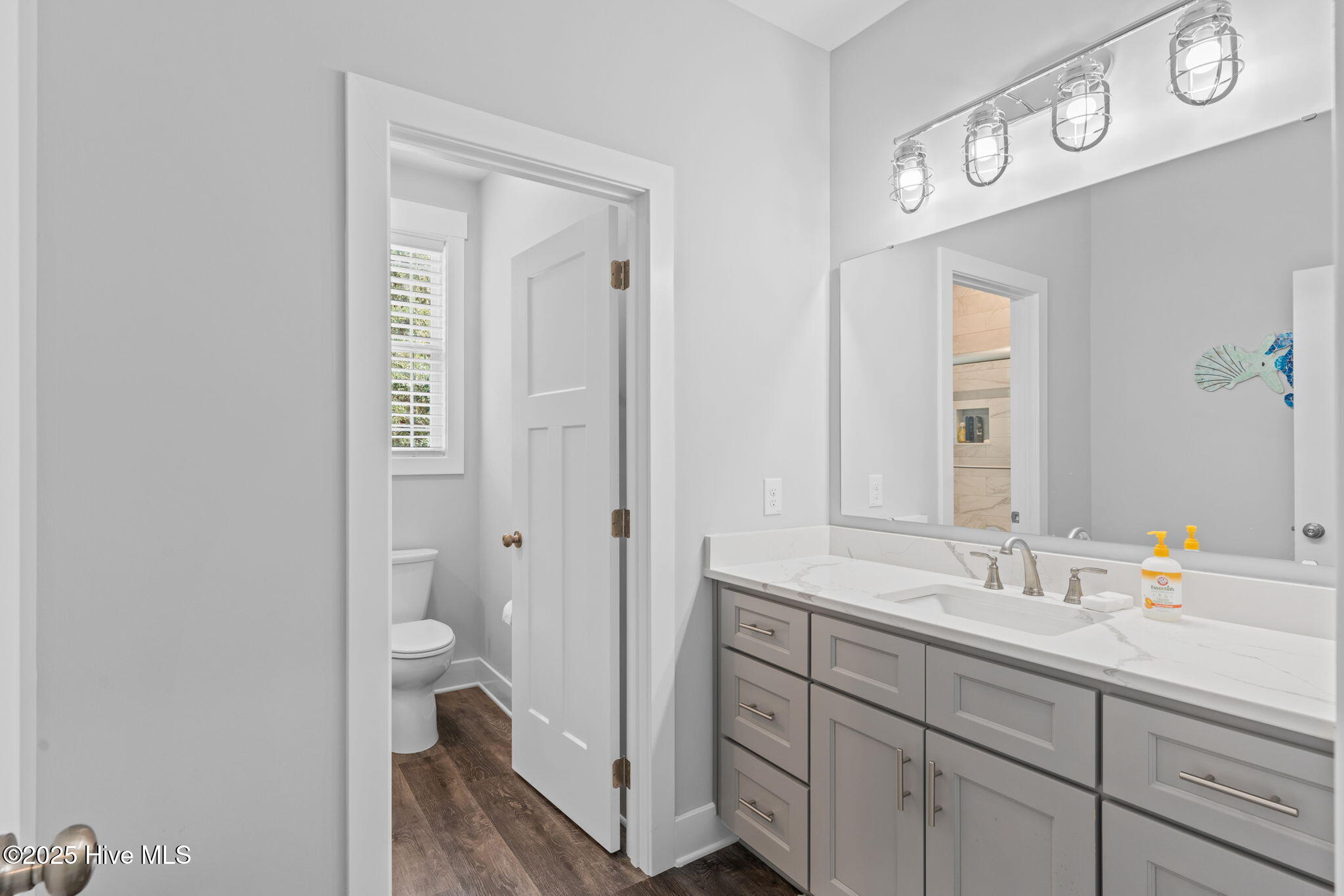 100527753 | Photo 60