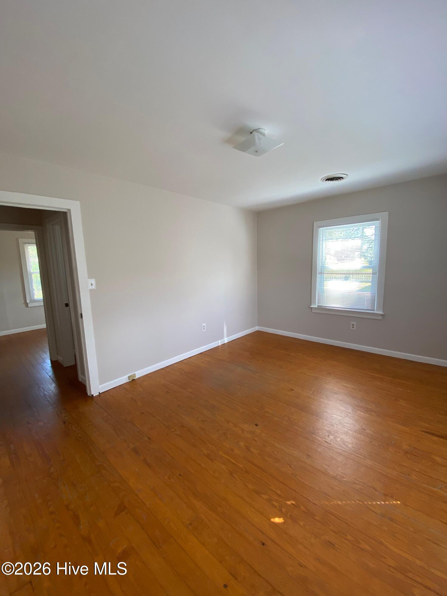 100565723 | Photo 18