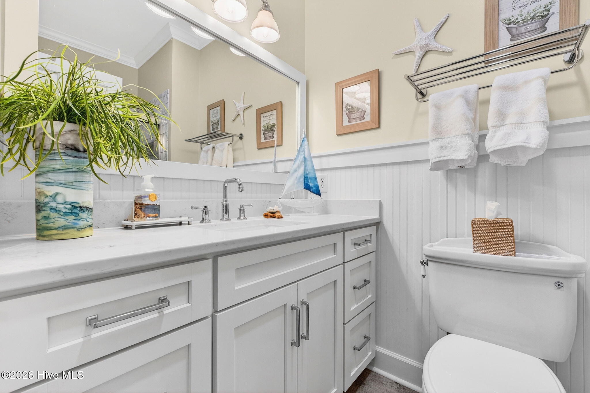 100553684 | Photo 22