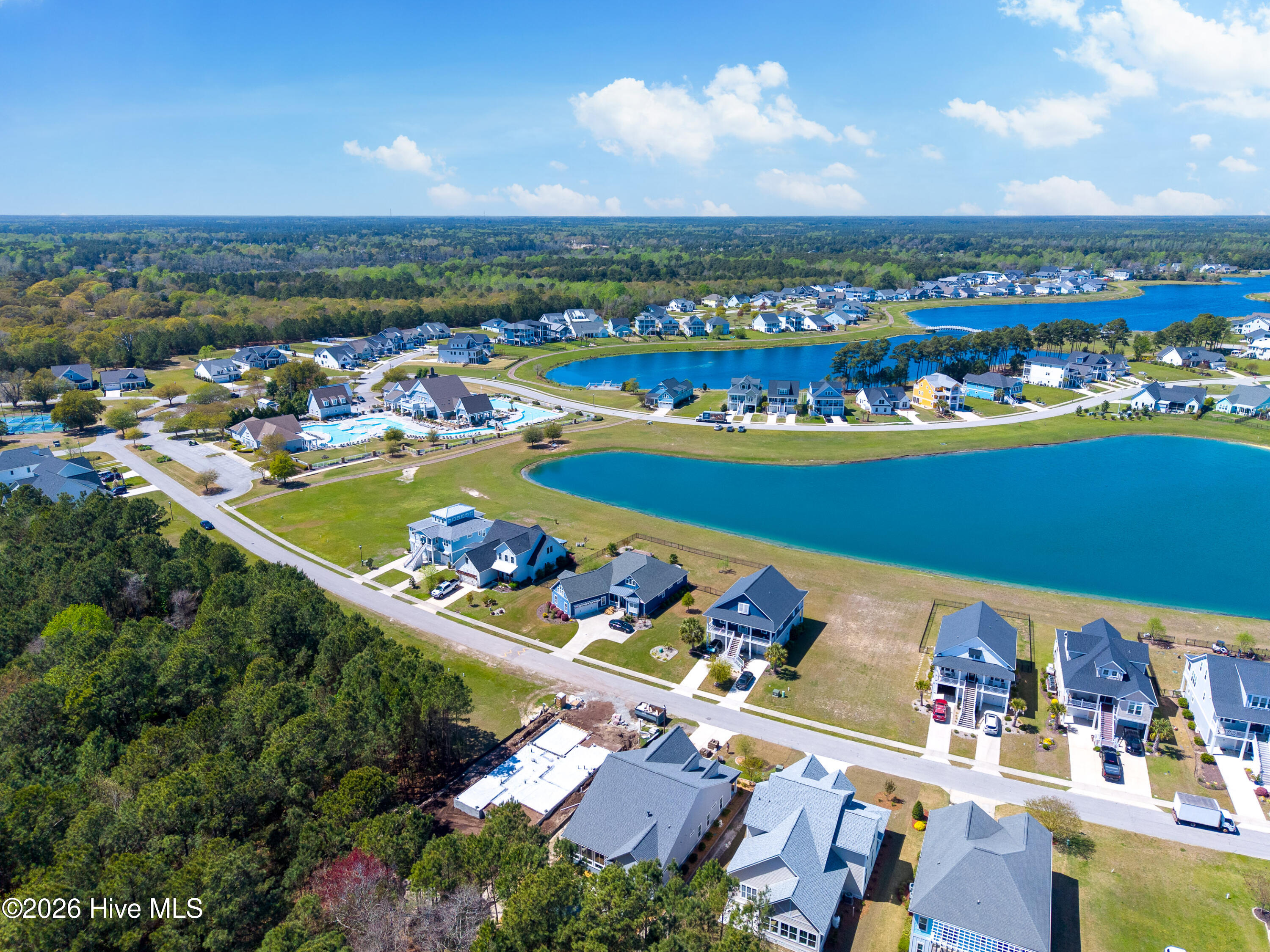 100564913 | Photo 49