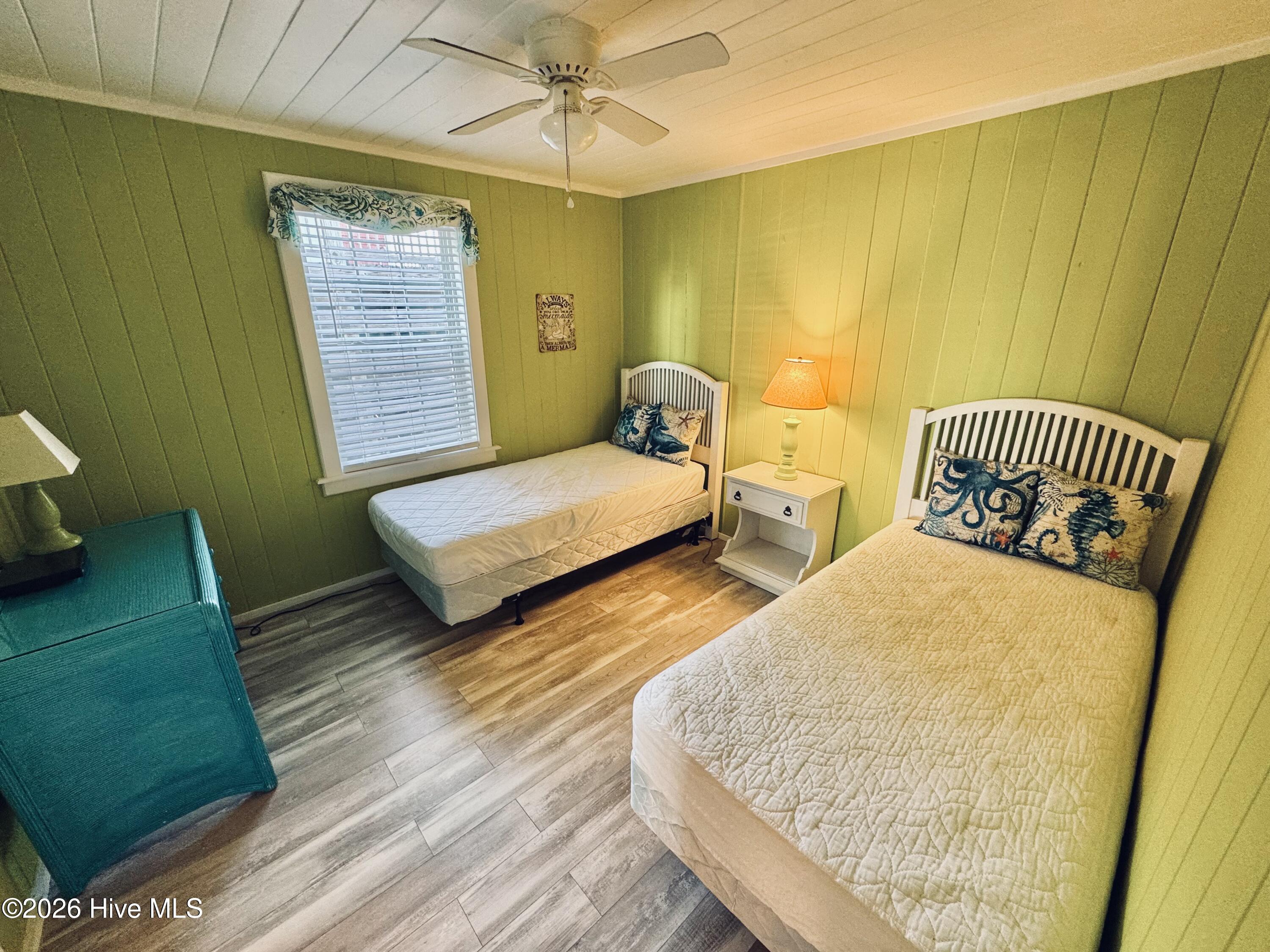 100548859 | Photo 13