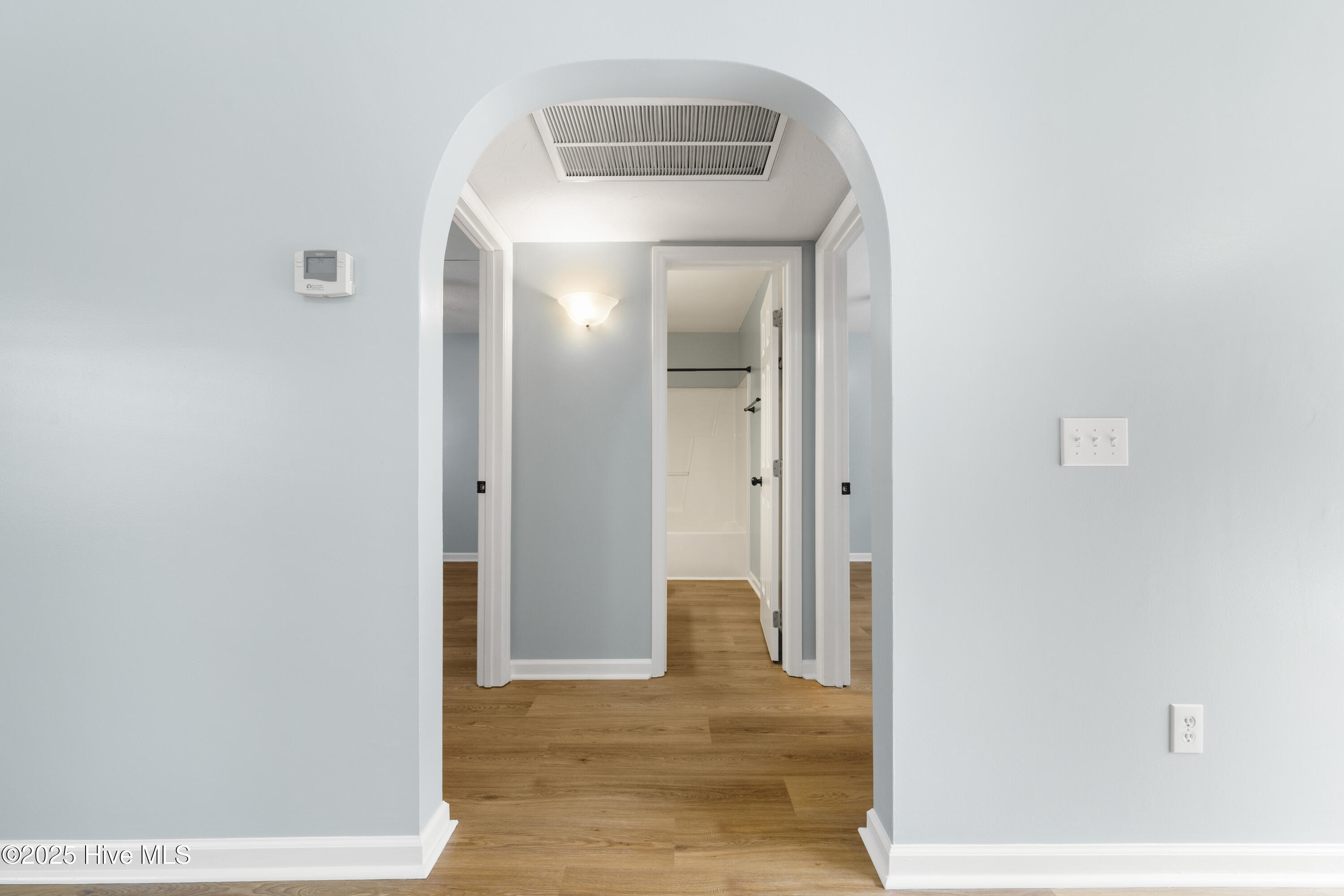 100531381 | Photo 14