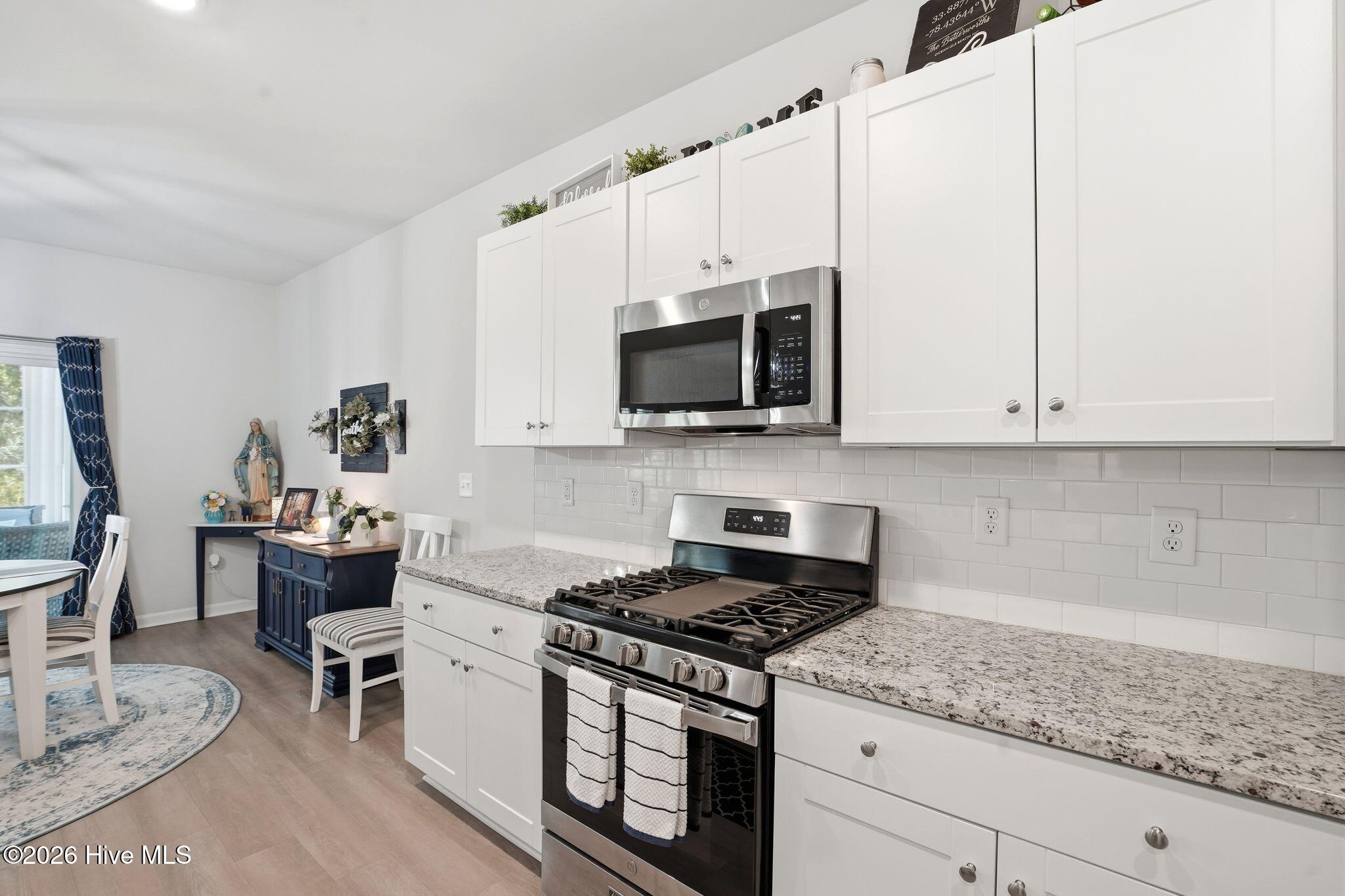 100560764 | Photo 16