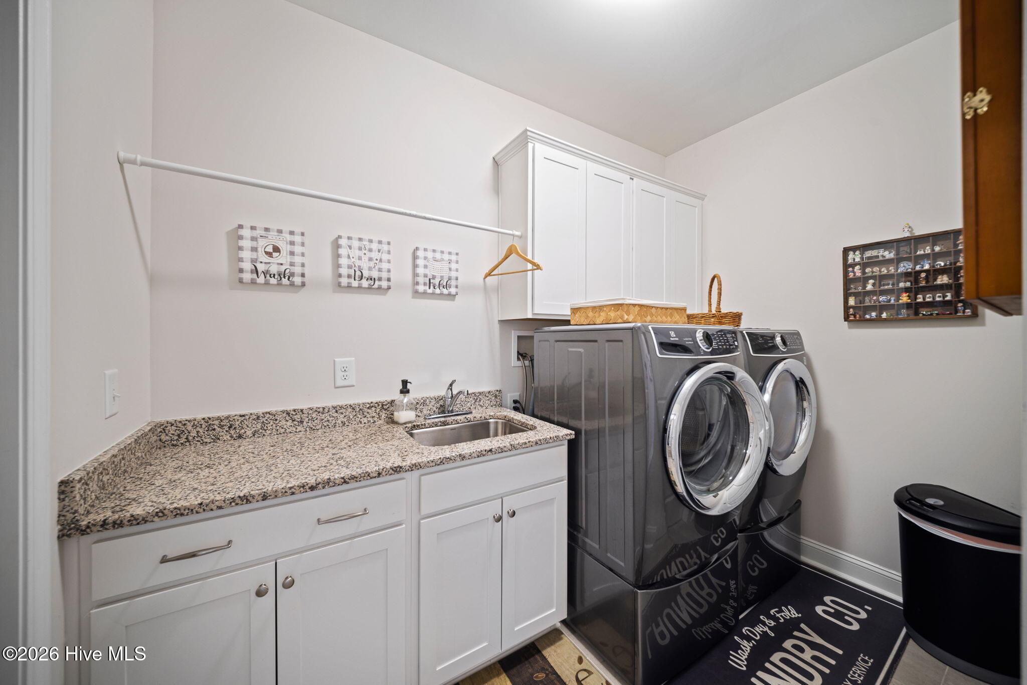 100564414 | Photo 36