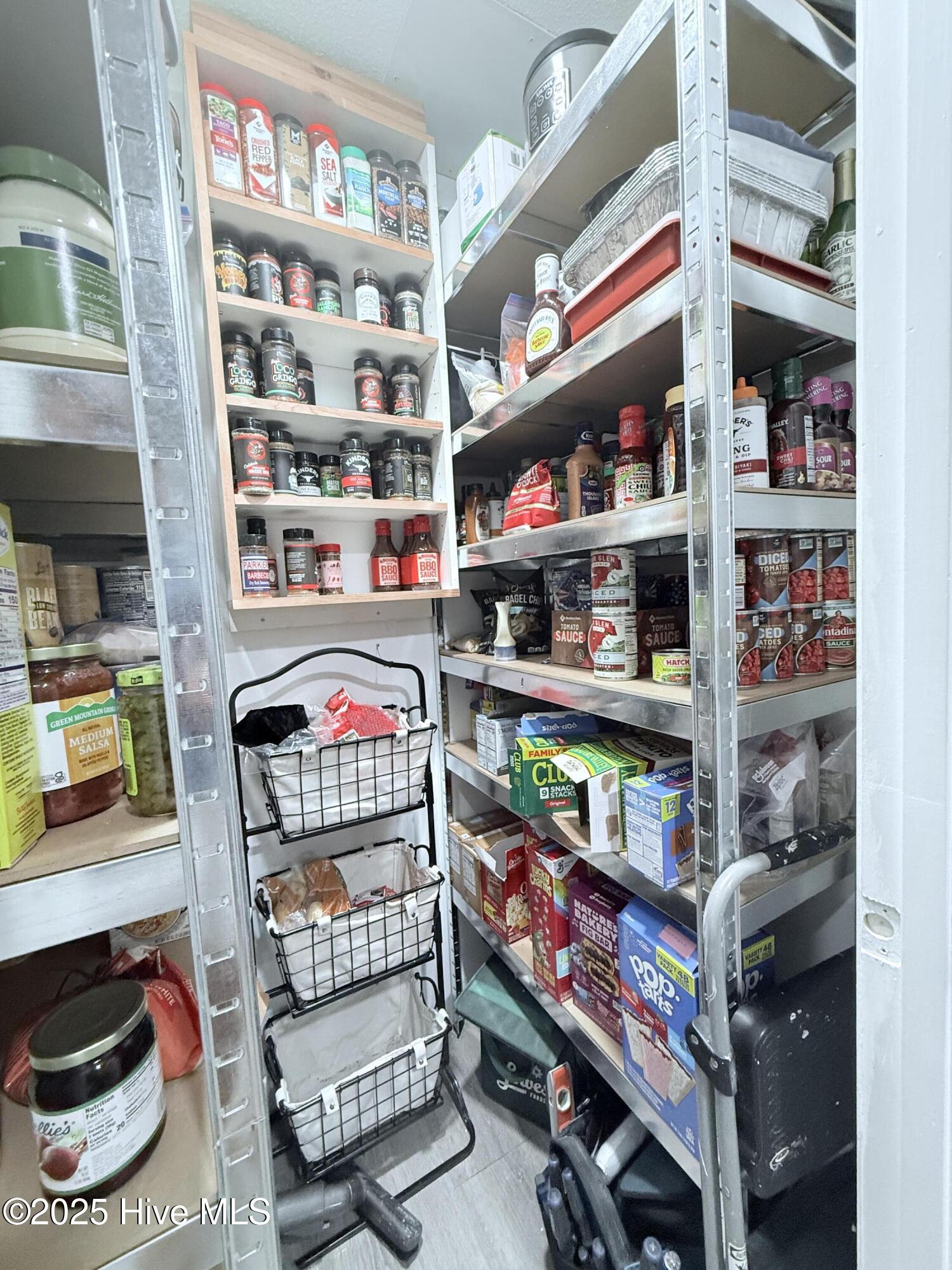 100530009 | Photo 34