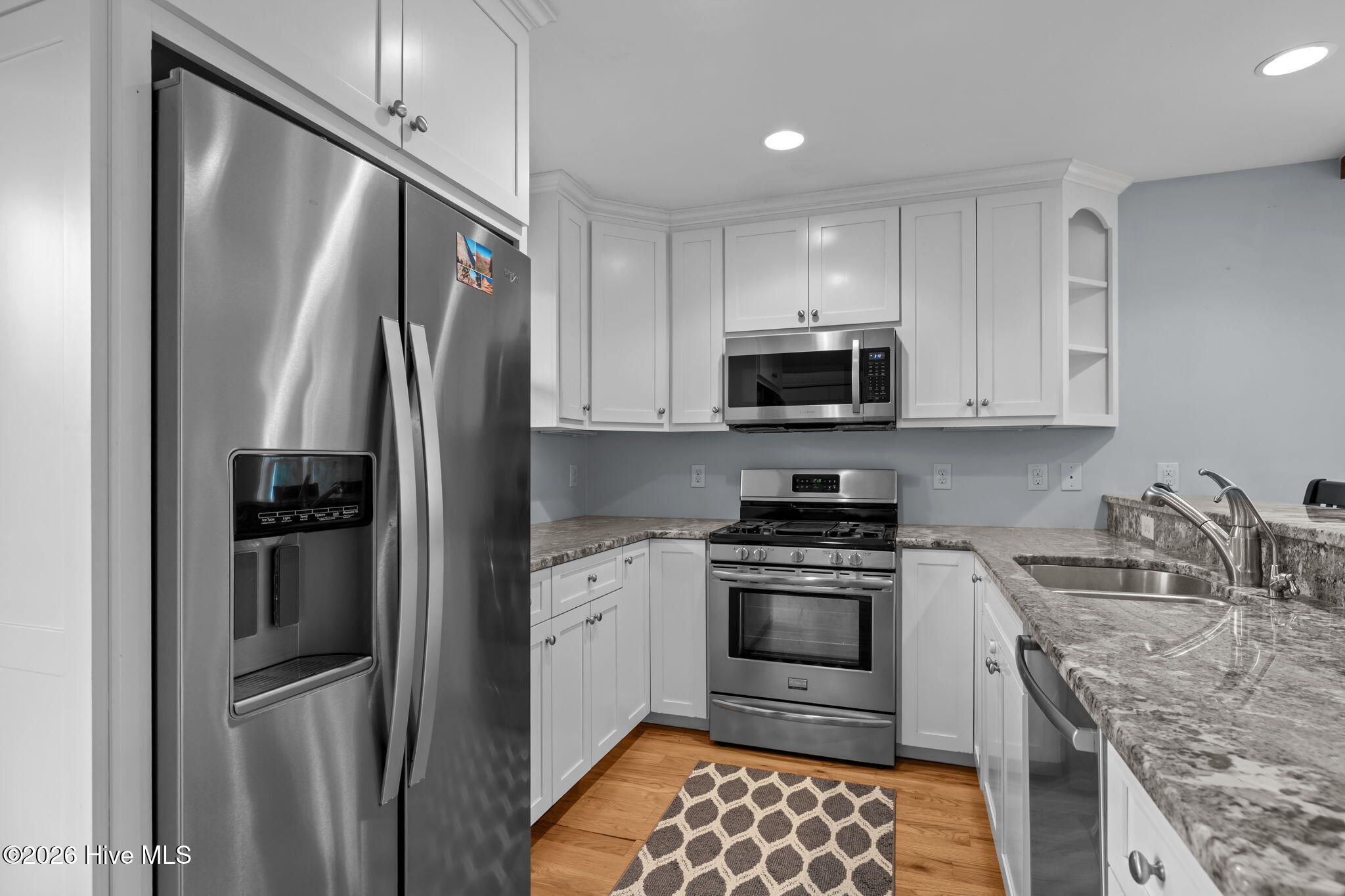 100553513 | Photo 38