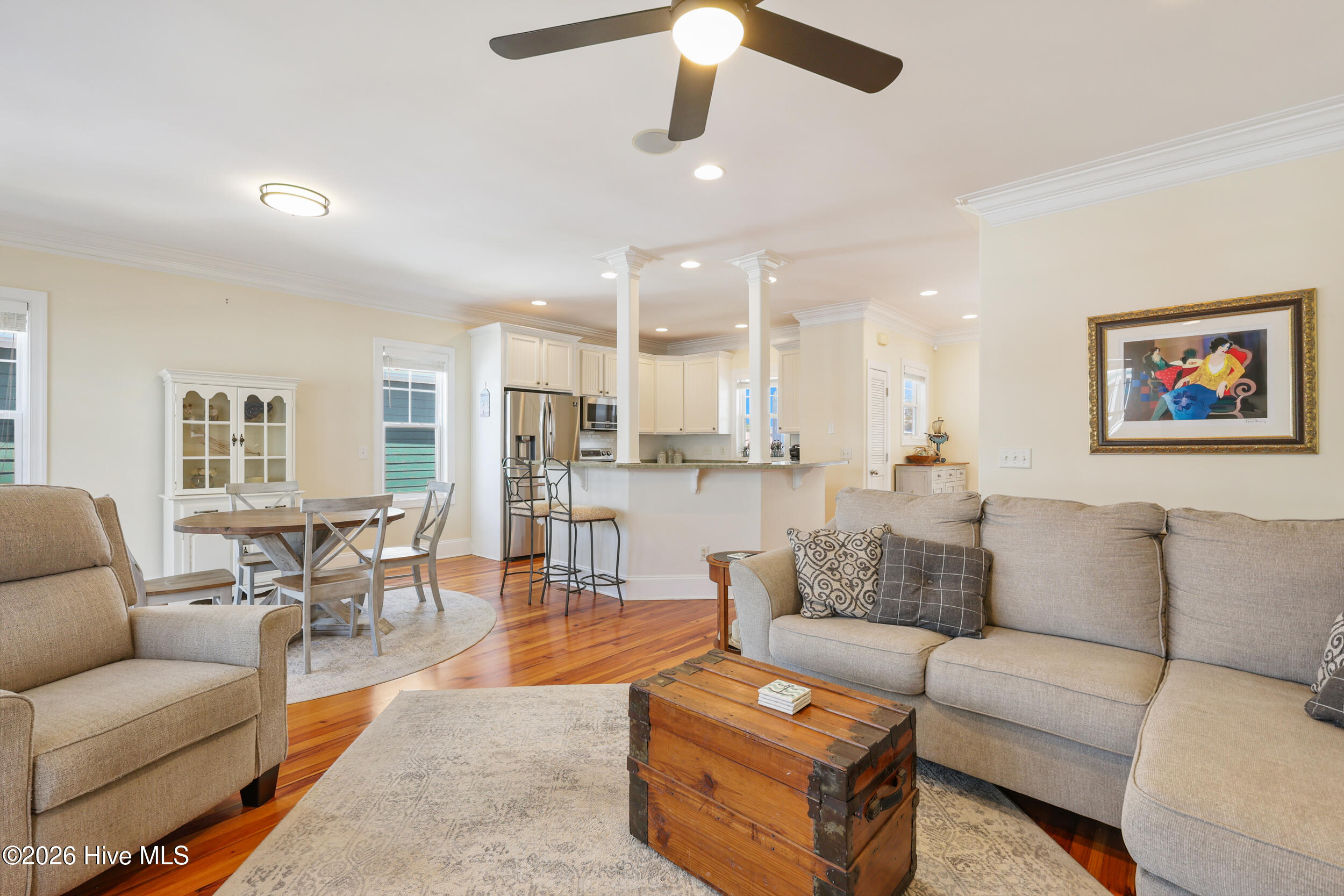 100568478 | Photo 11