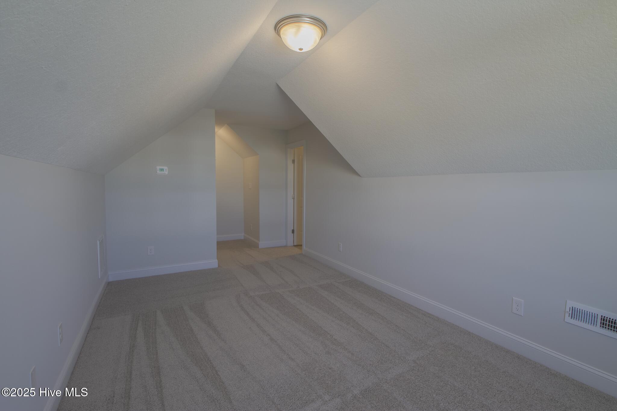 100494153 | Photo 25