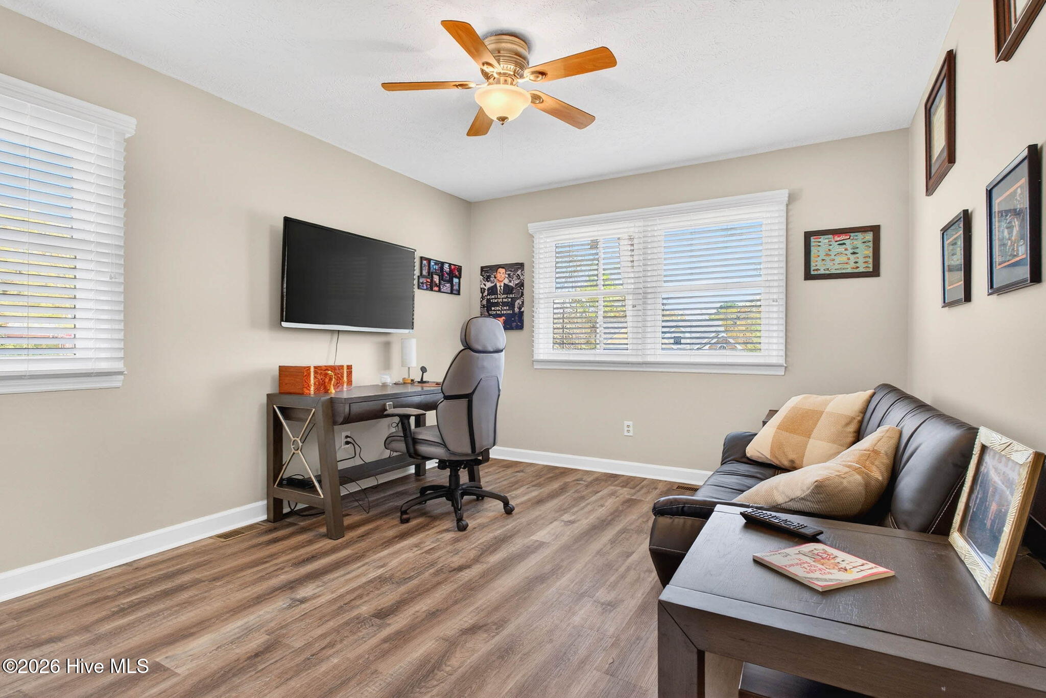 100563567 | Photo 21