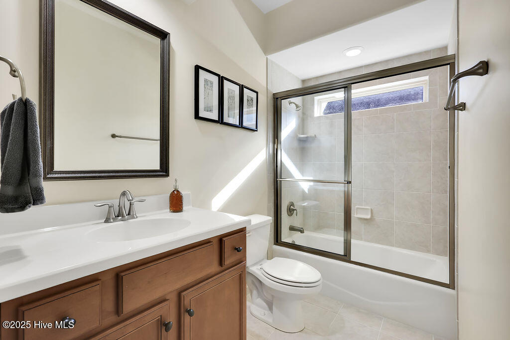 100544404 | Photo 26