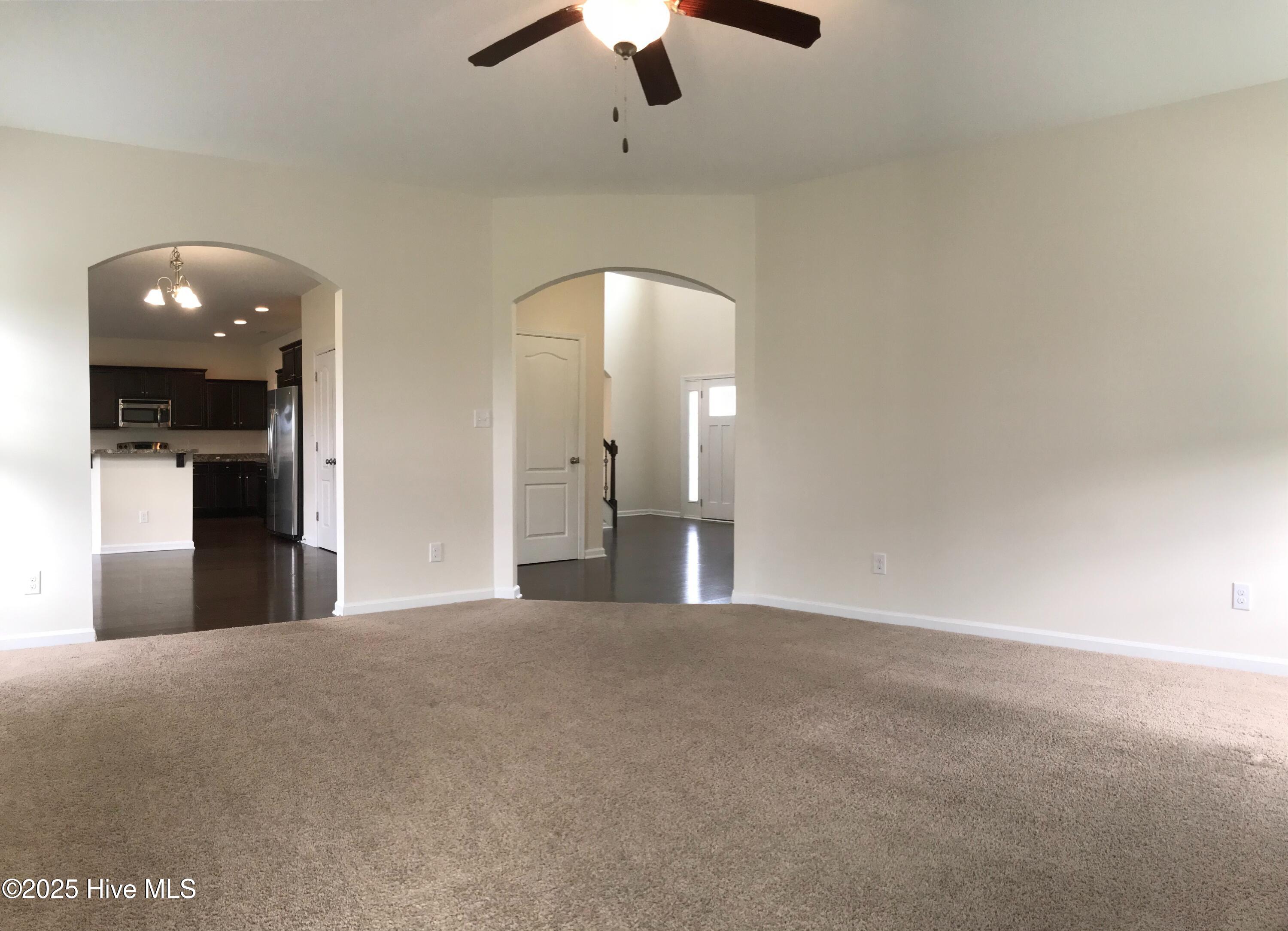 100544459 | Photo 23