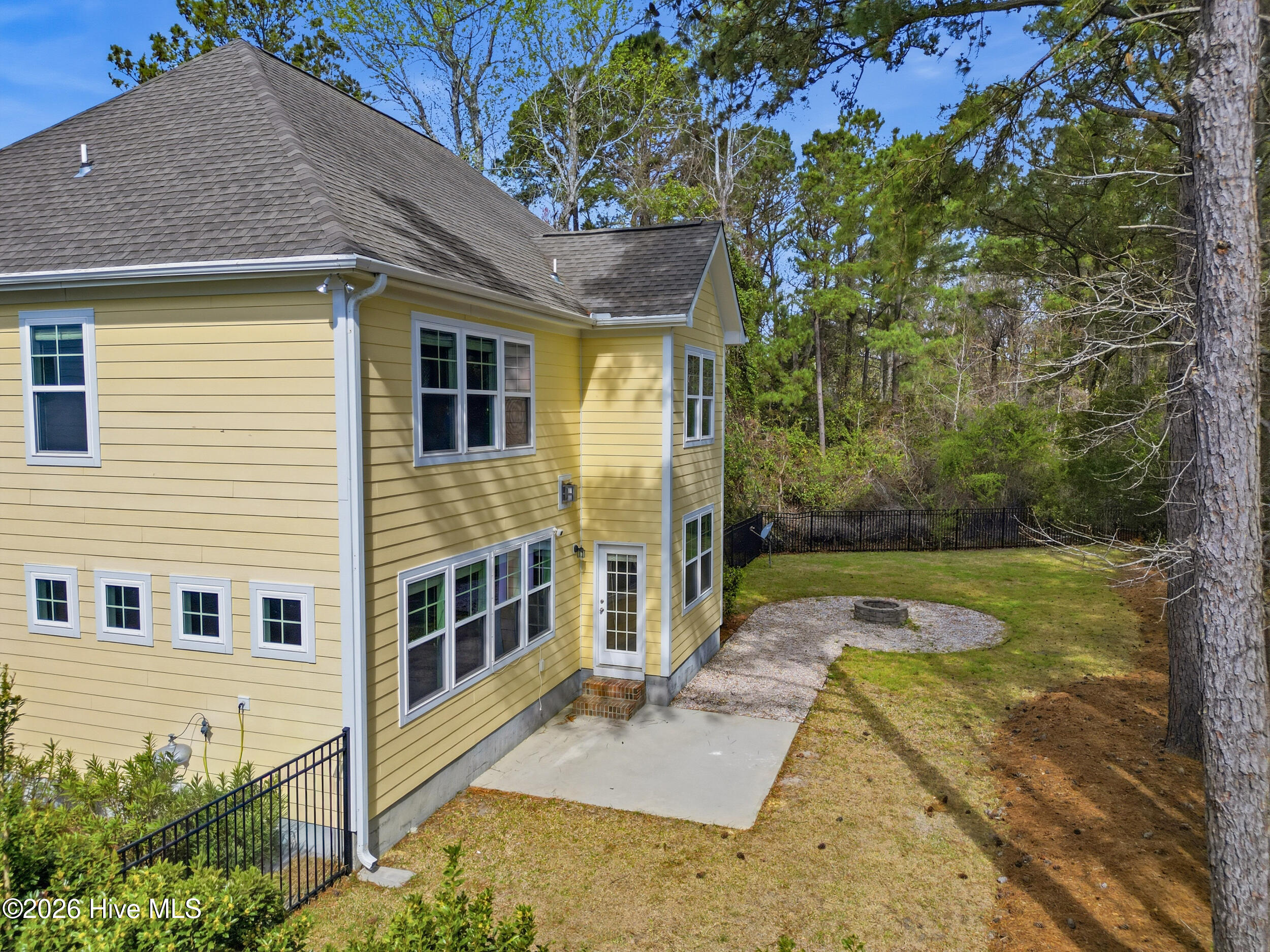 100564120 | Photo 45