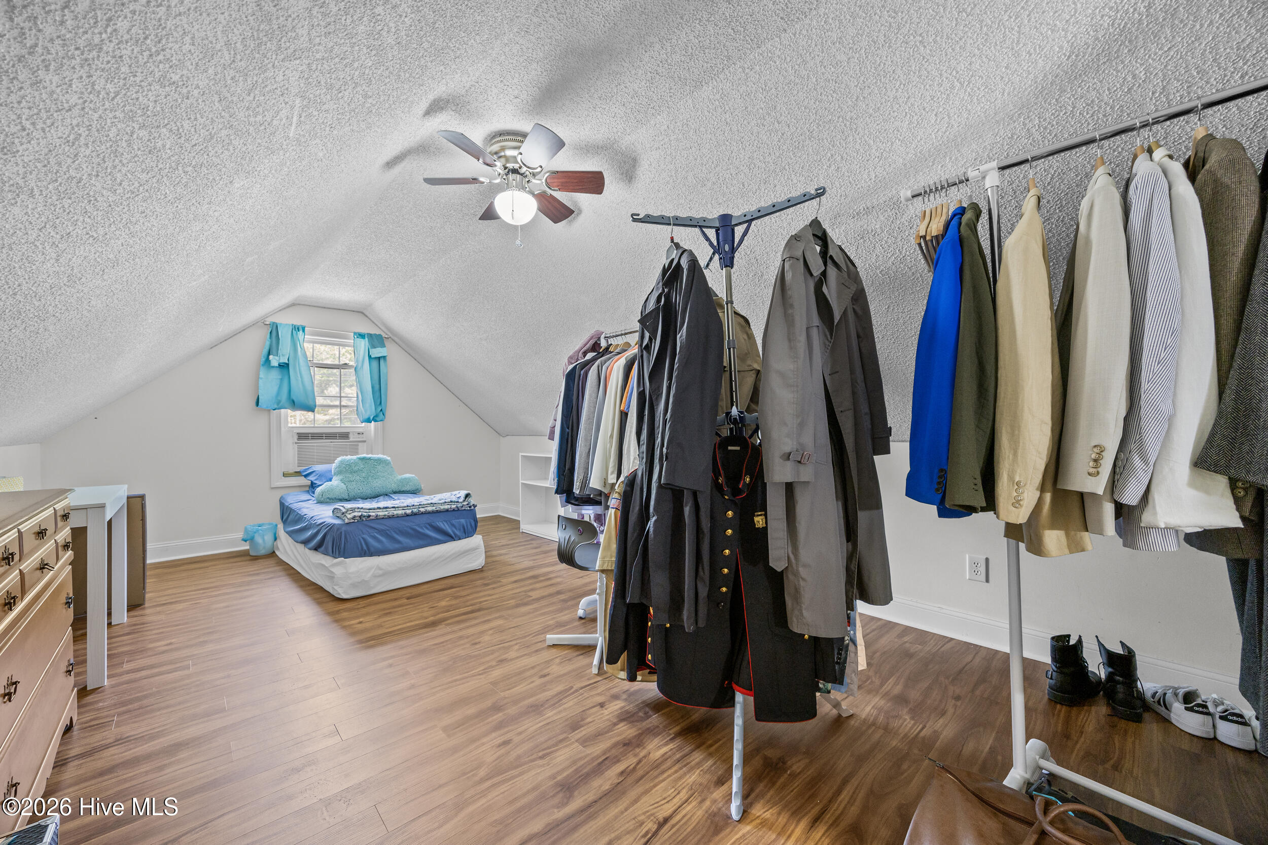 100567531 | Photo 29