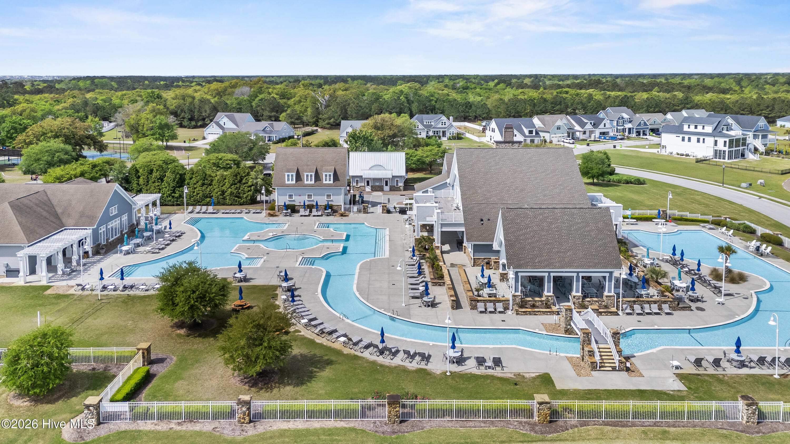 100567566 | Photo 14