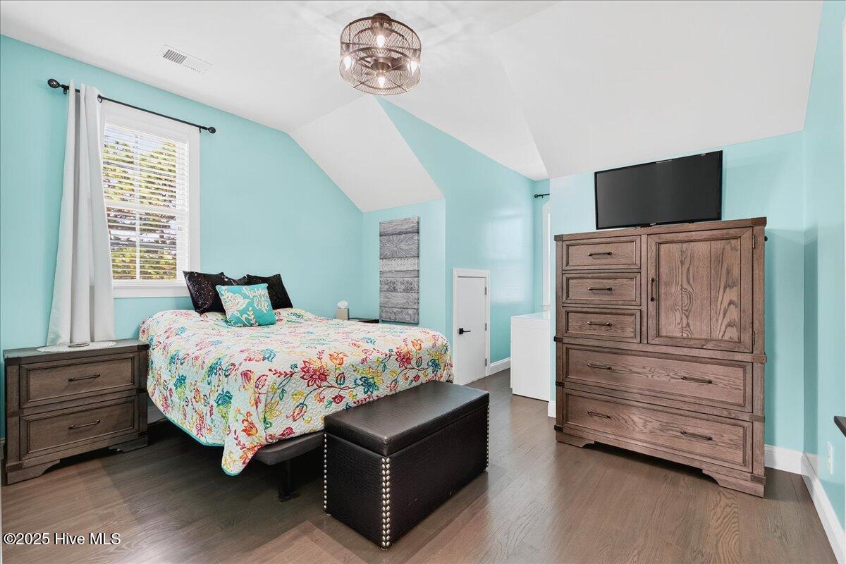 100530632 | Photo 49