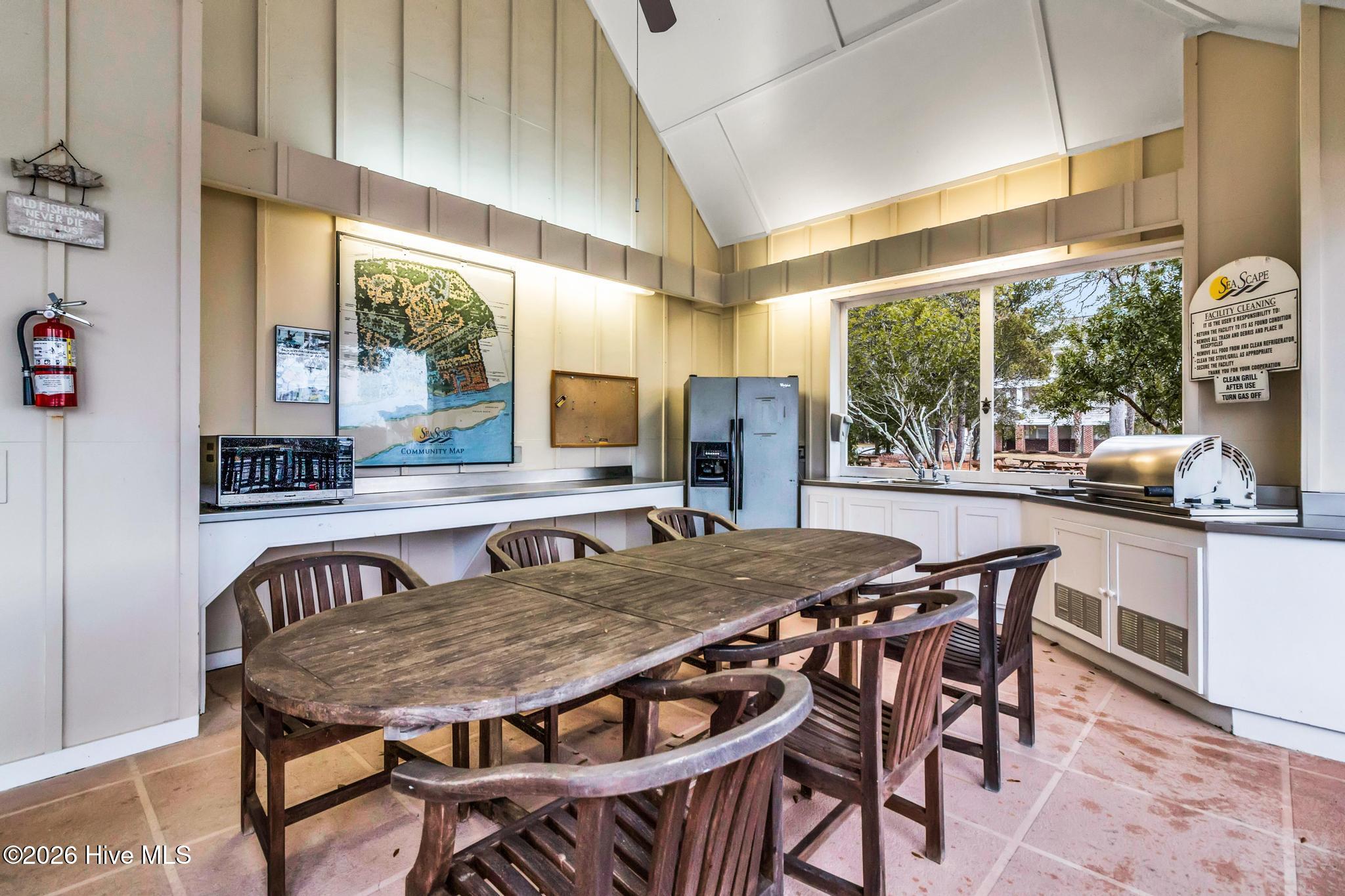 100548084 | Photo 20