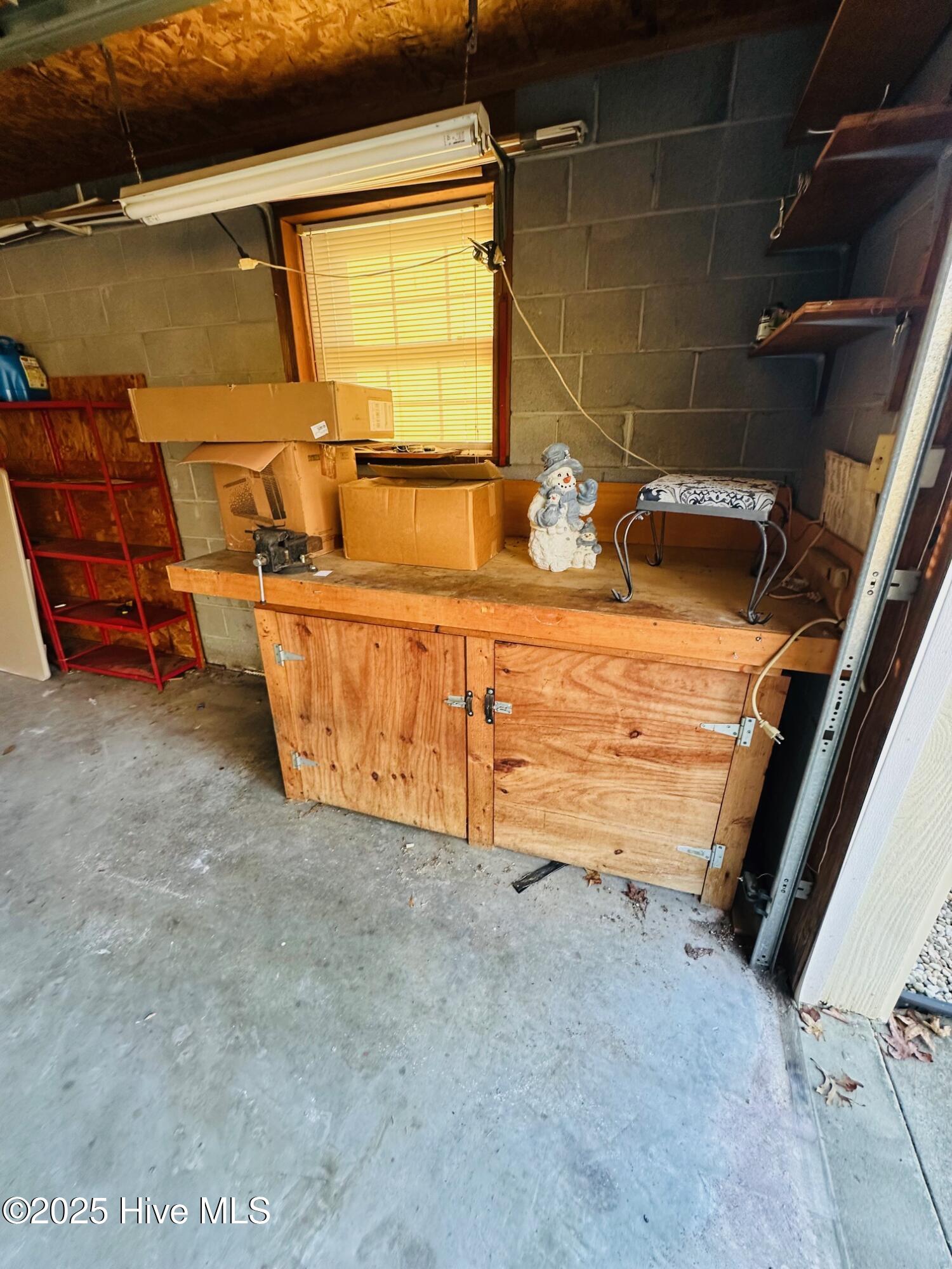 100542135 | Photo 25