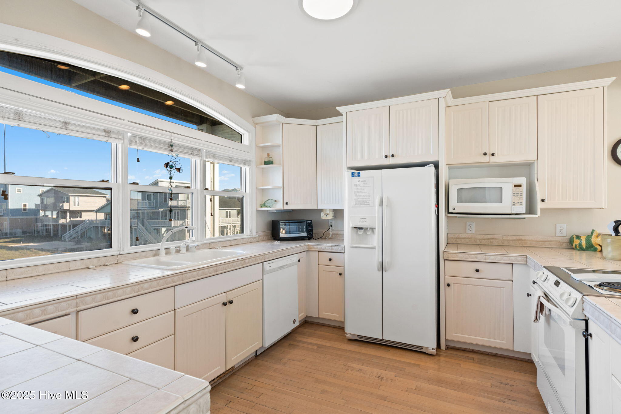 100541460 | Photo 20