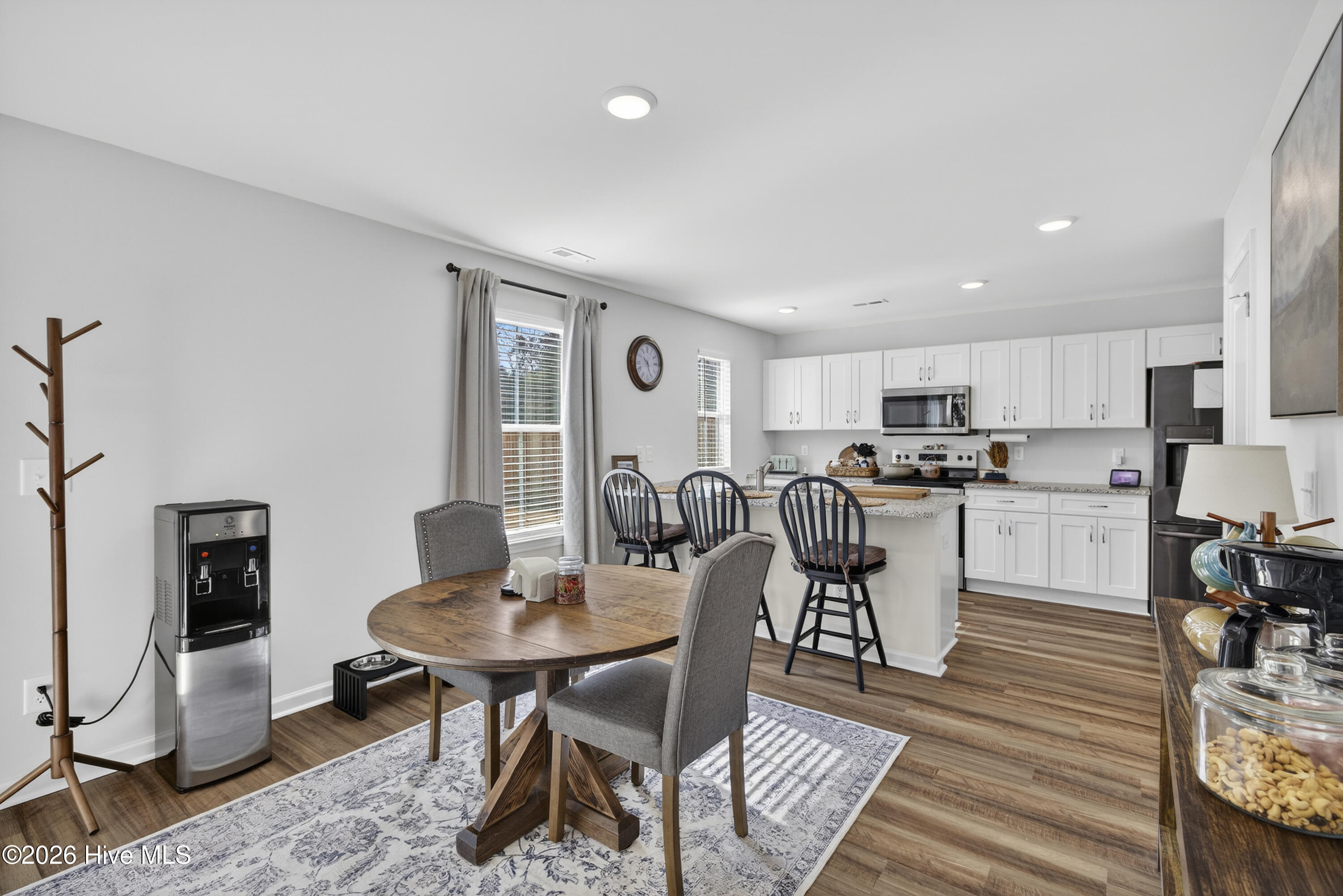 100554086 | Photo 16