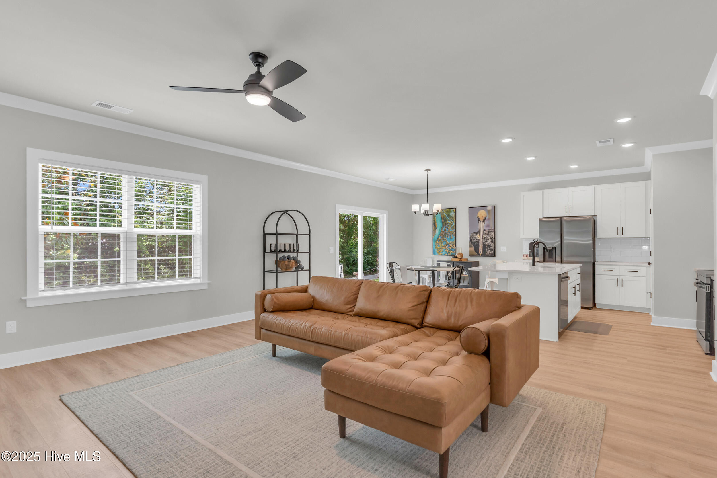 100563674 | Photo 10