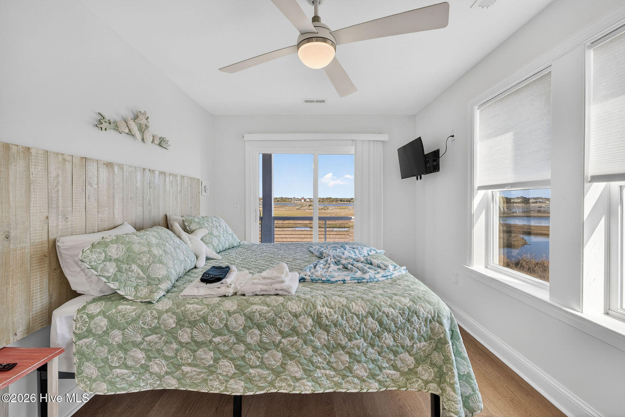 100565541 | Photo 38