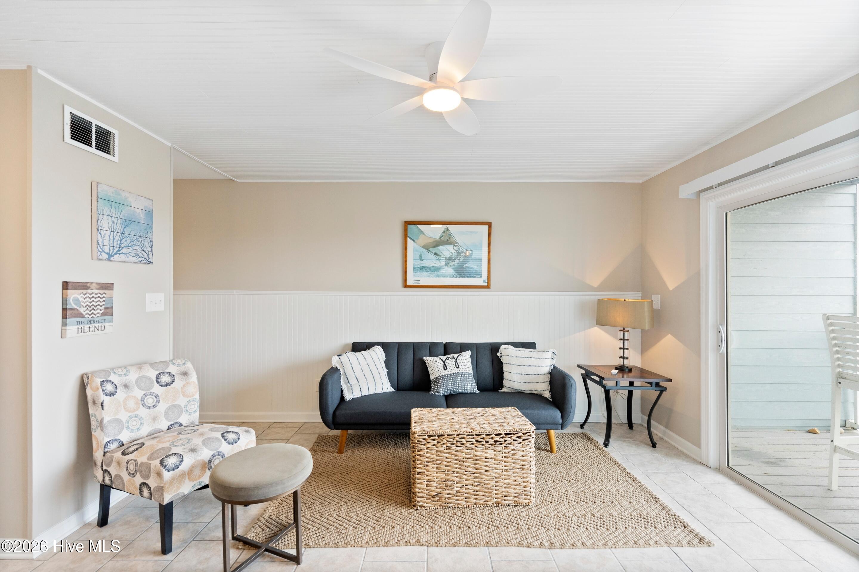 100549328 | Photo 14