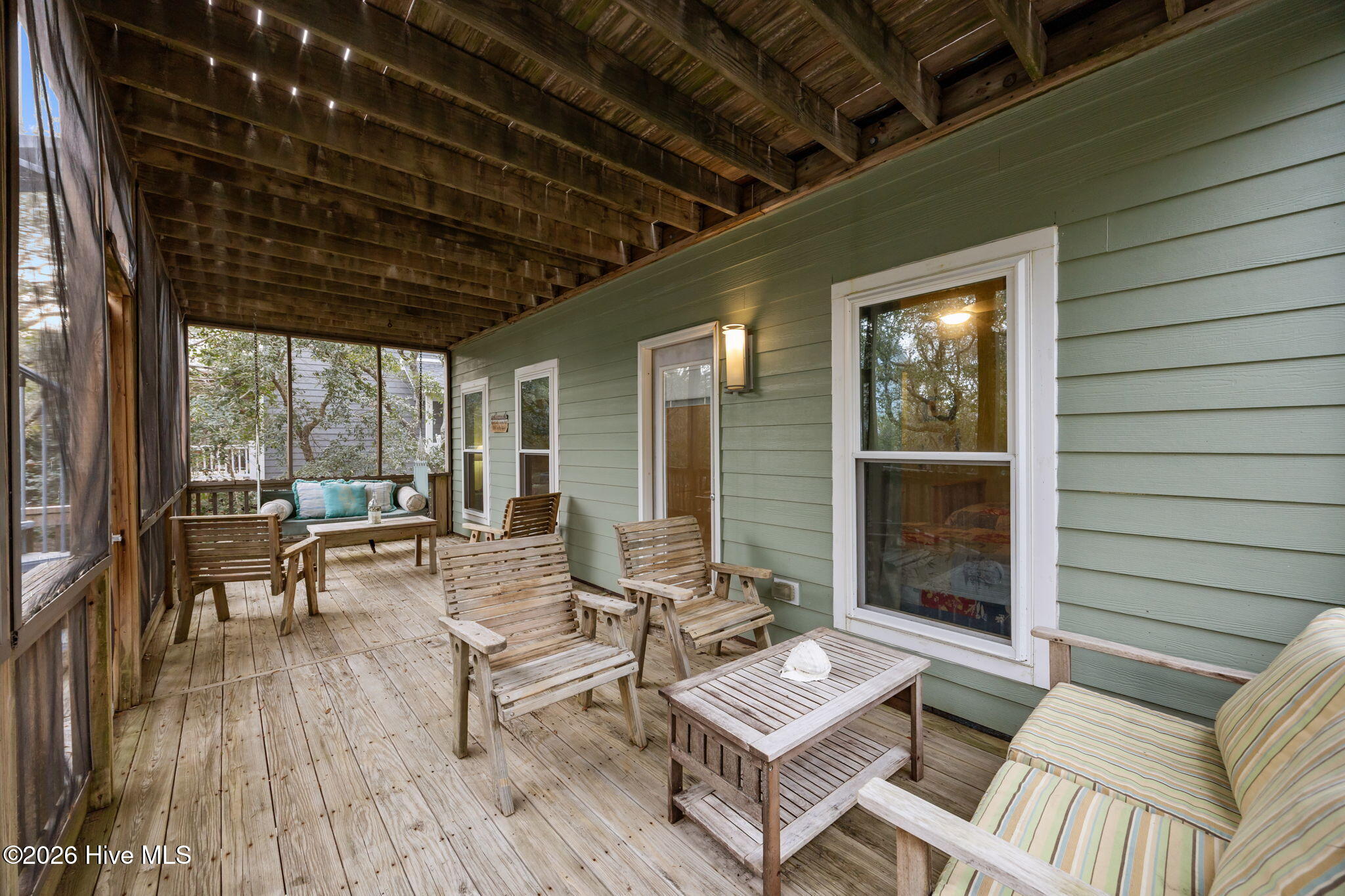 100552067 | Photo 43