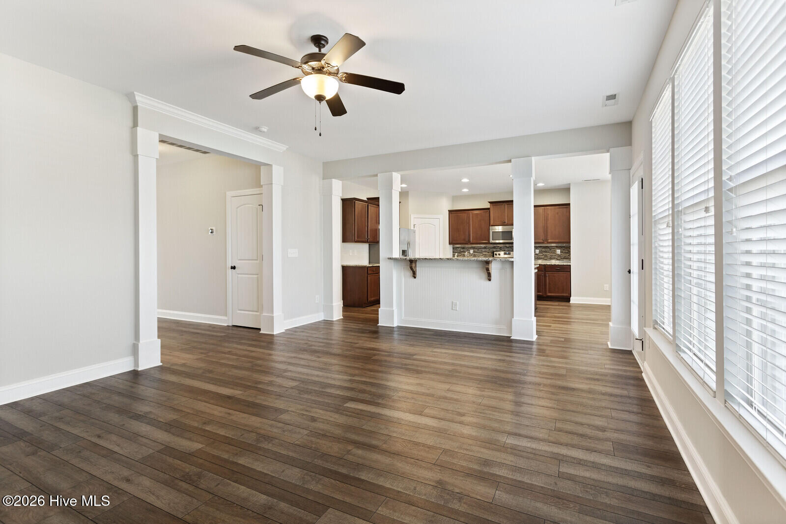 100558633 | Photo 10