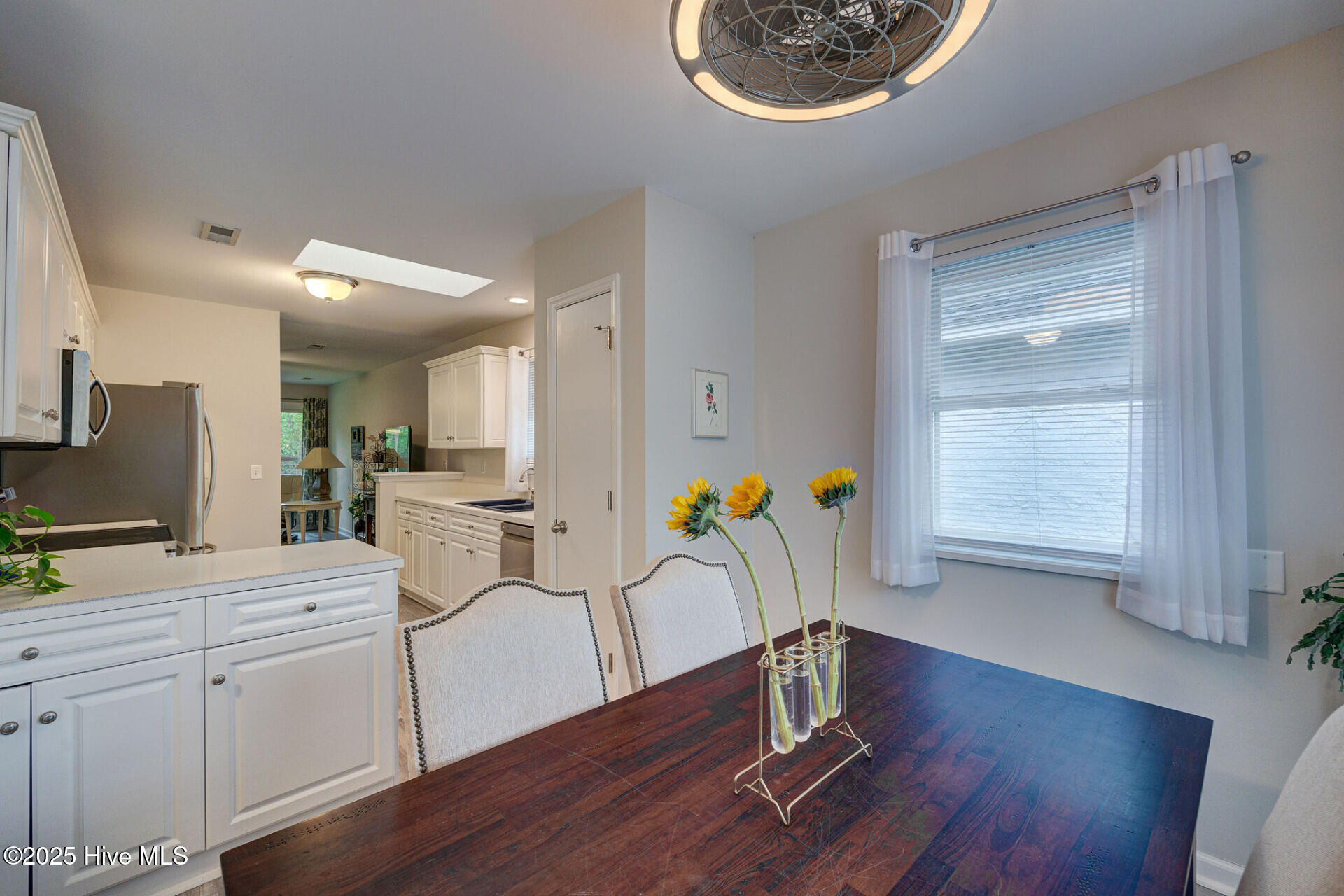 100533914 | Photo 12