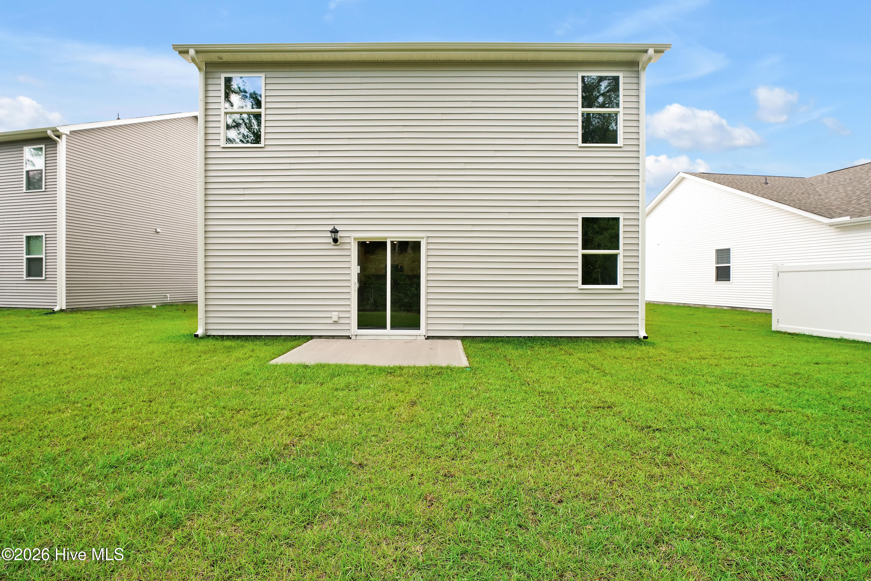 100565396 | Photo 24