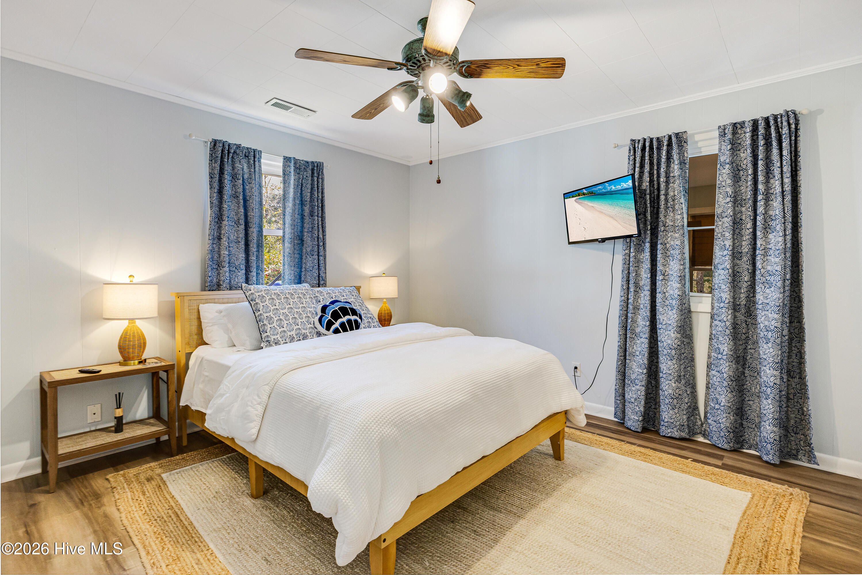 100569665 | Photo 13