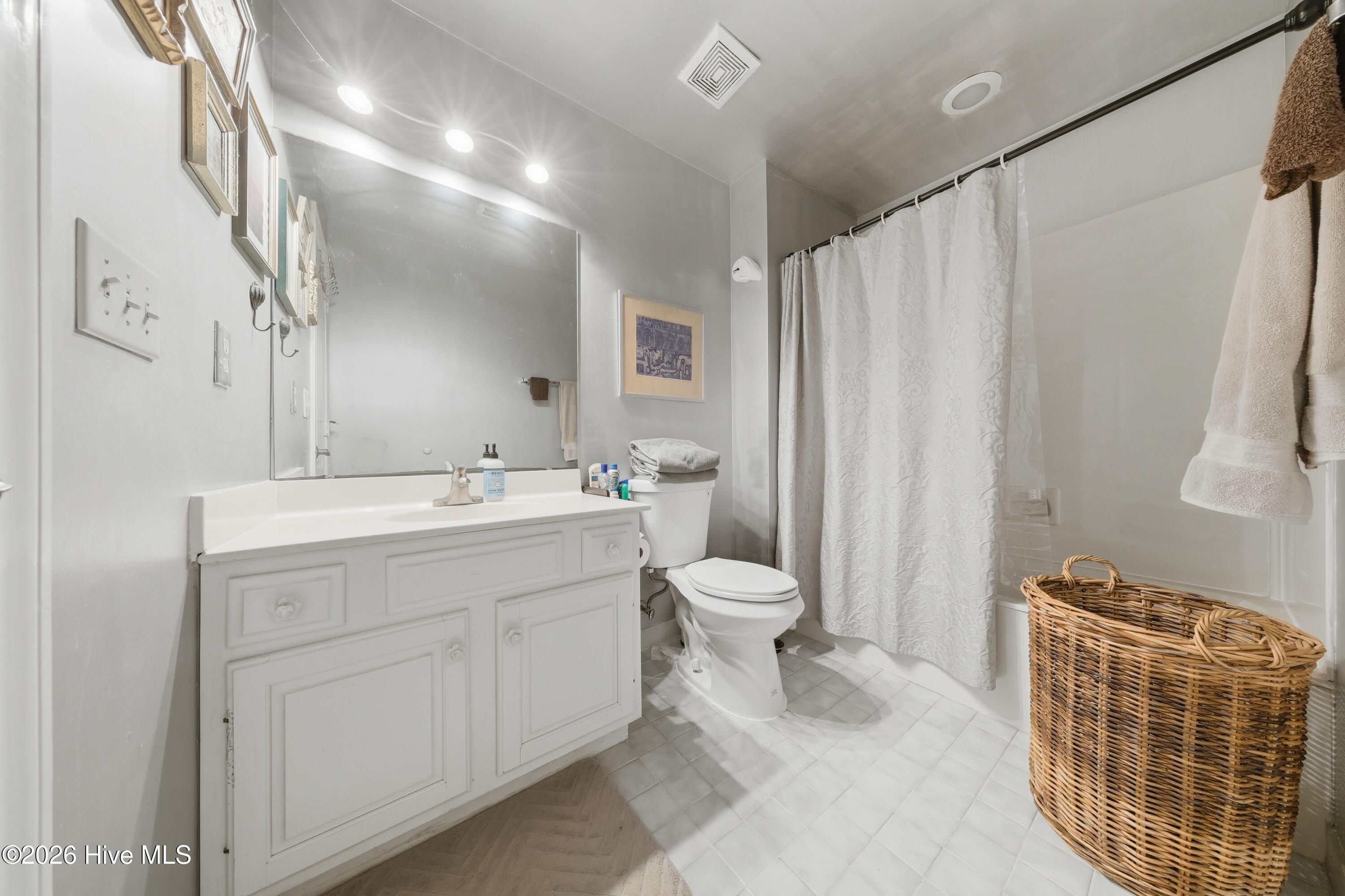 100561929 | Photo 13