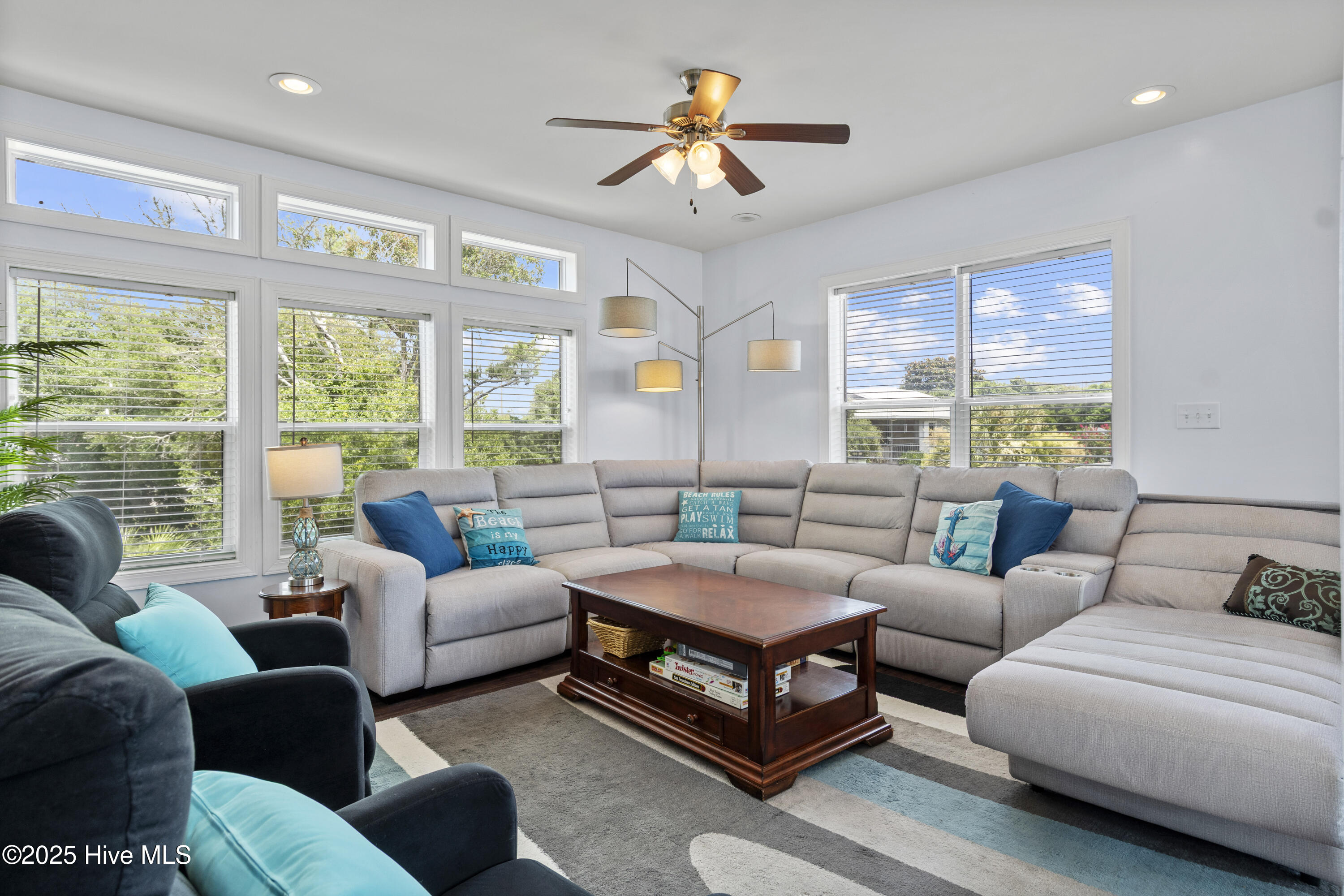 100520173 | Photo 11