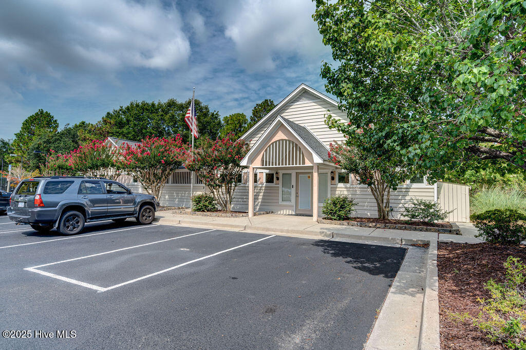 100543965 | Photo 51