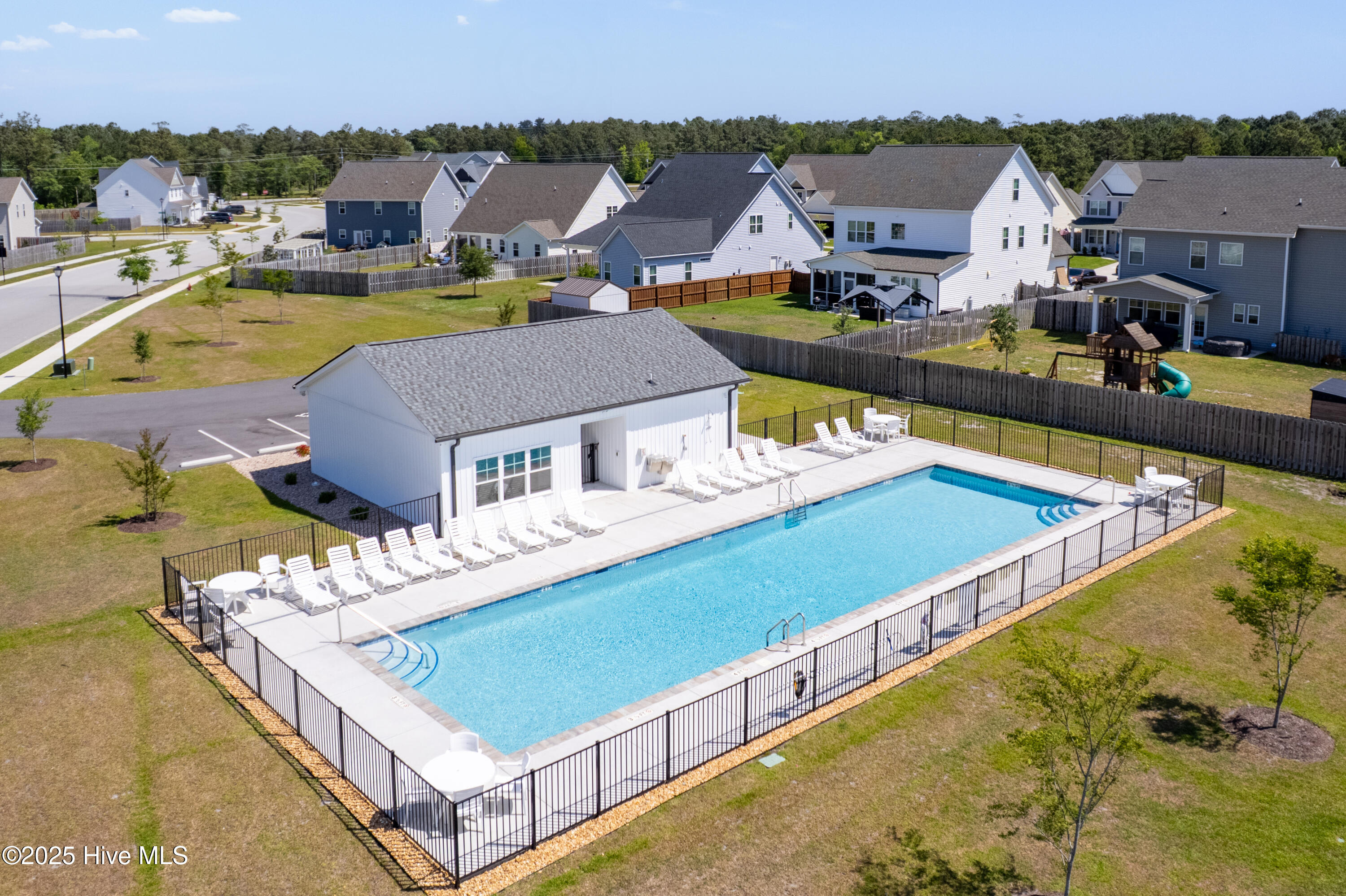 100559714 | Photo 32