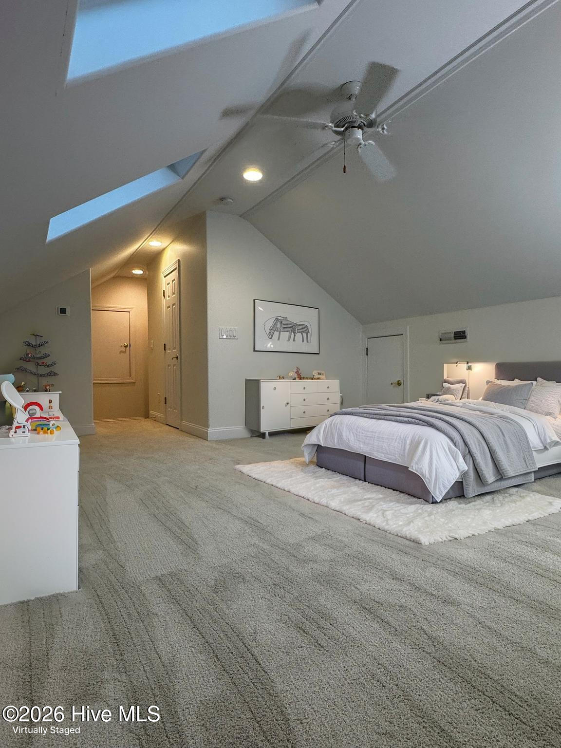 100558874 | Photo 36