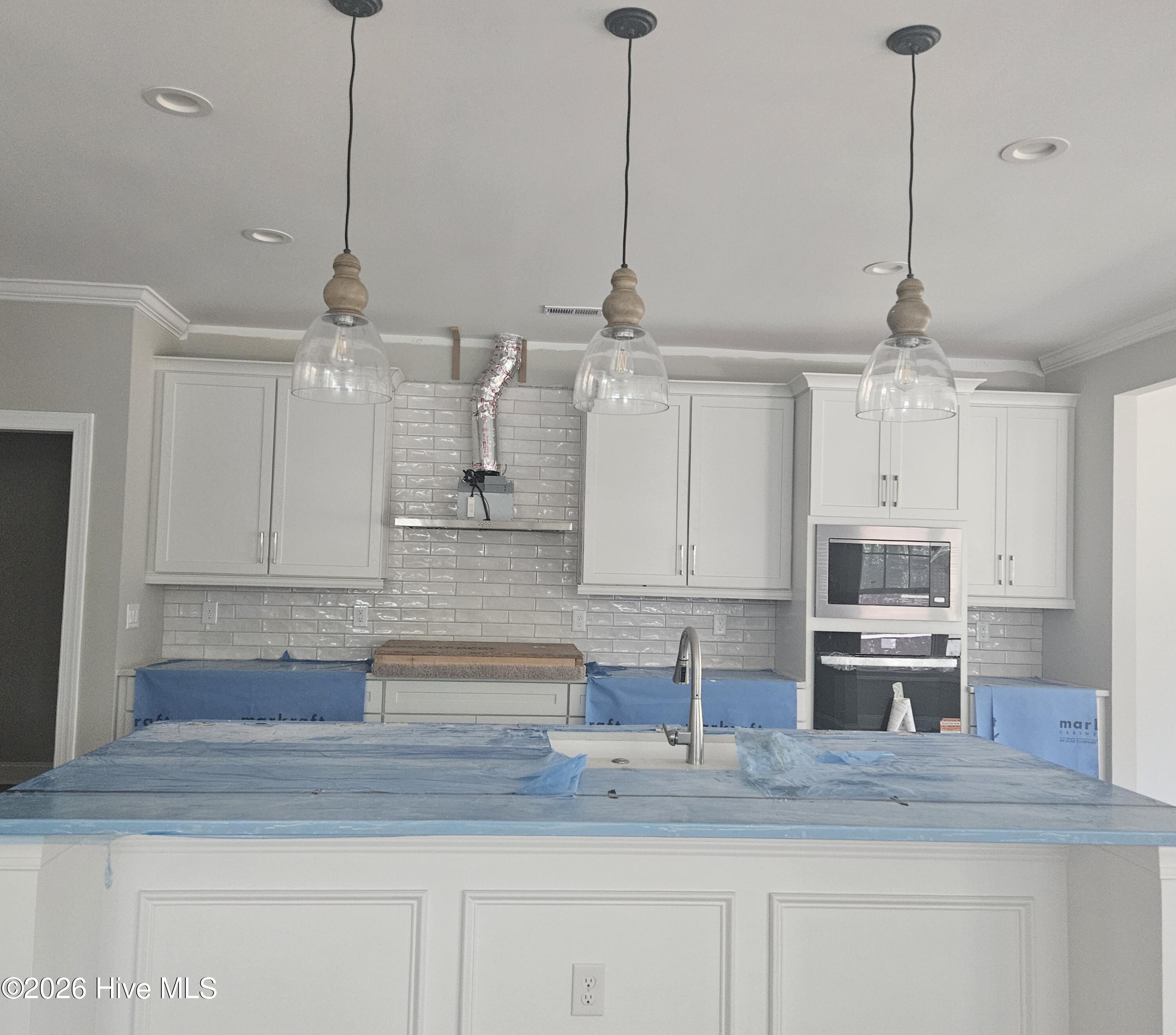 100532823 | Photo 69