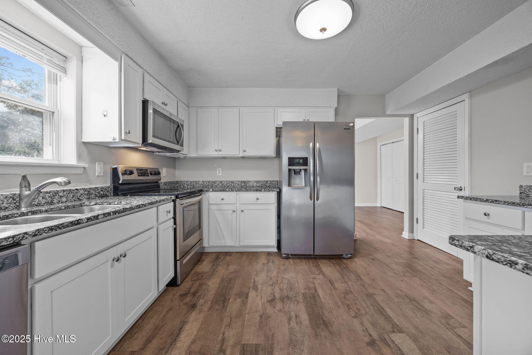 100539019 | Photo 12