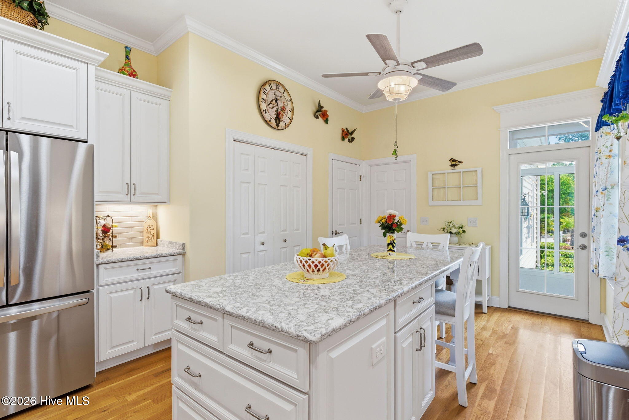 100569459 | Photo 15