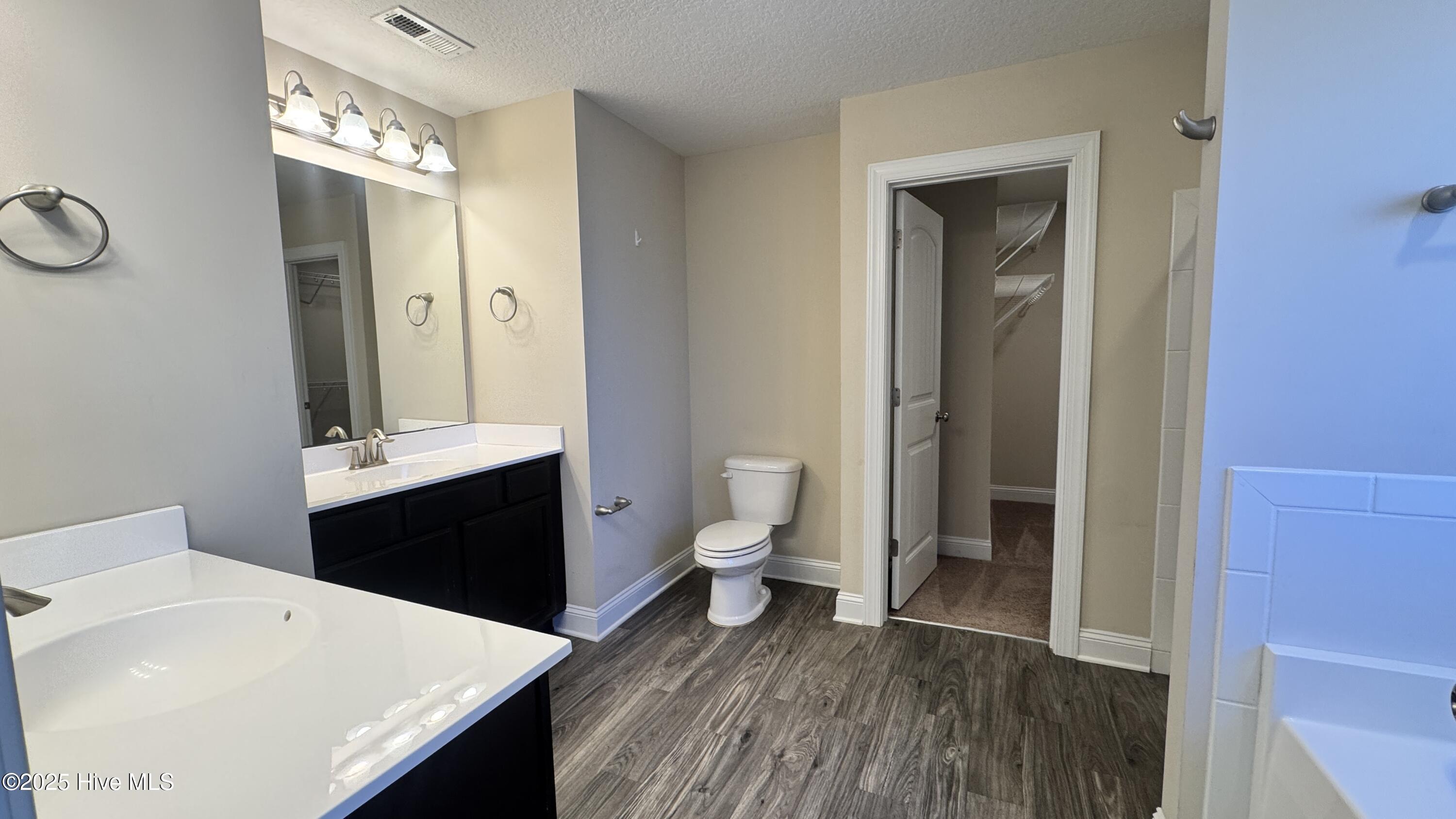 100539749 | Photo 18