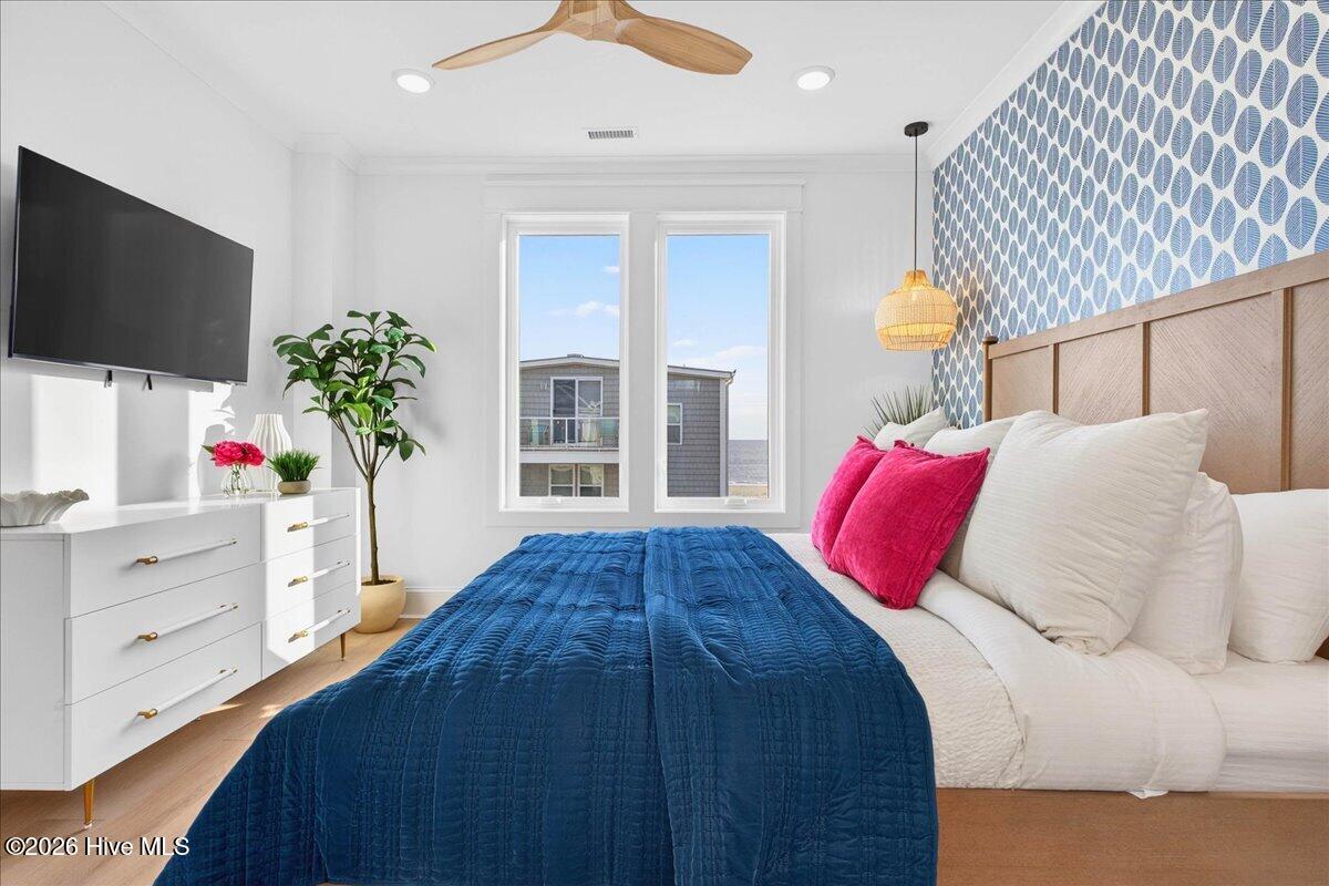 100543299 | Photo 59