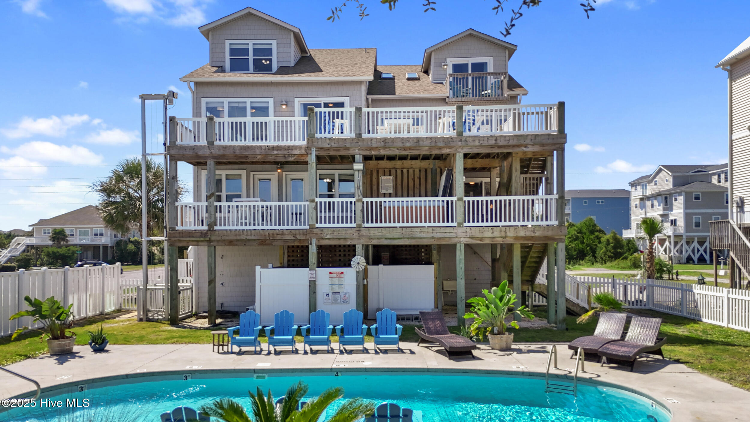 100532541 | Photo 57