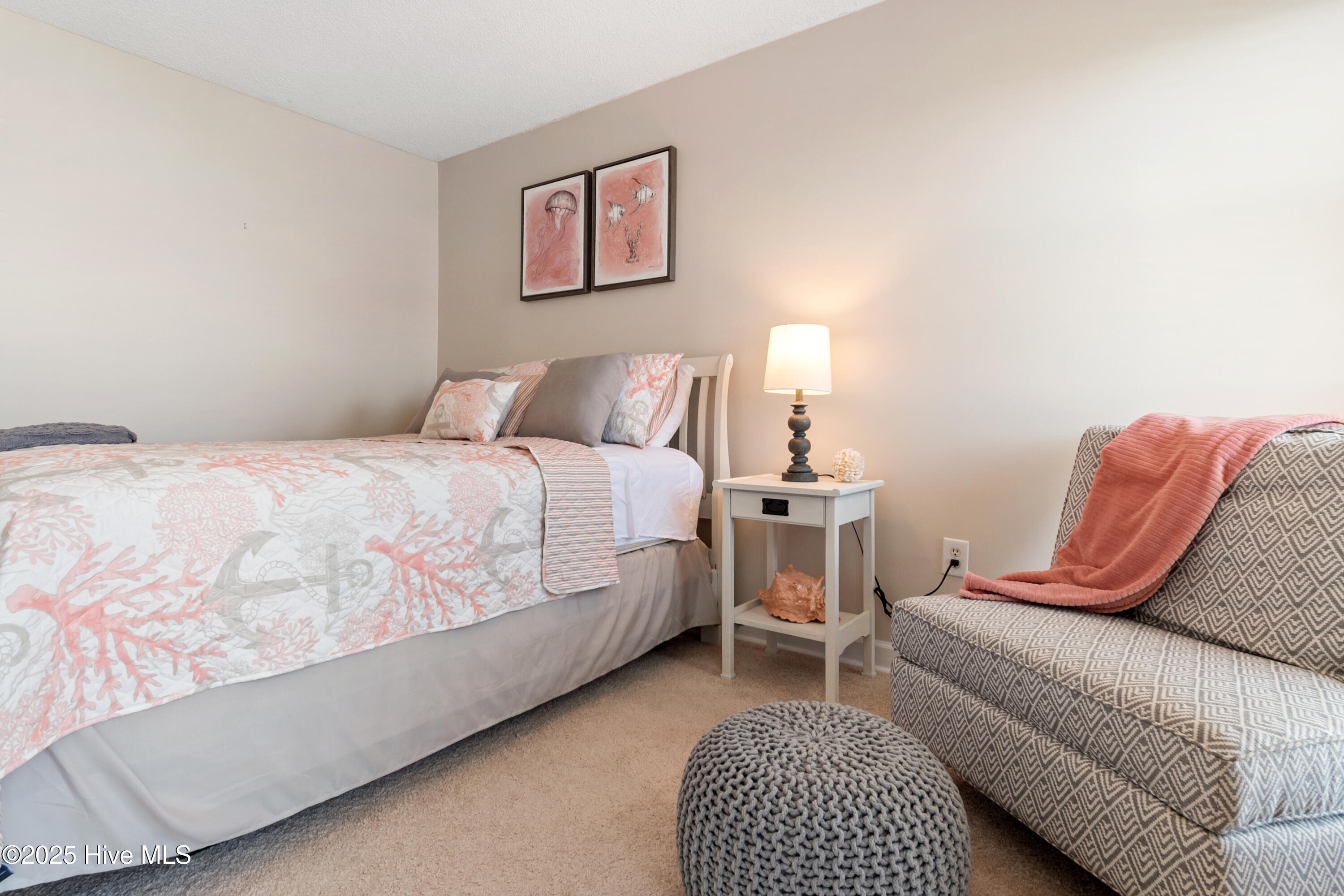 100510690 | Photo 19