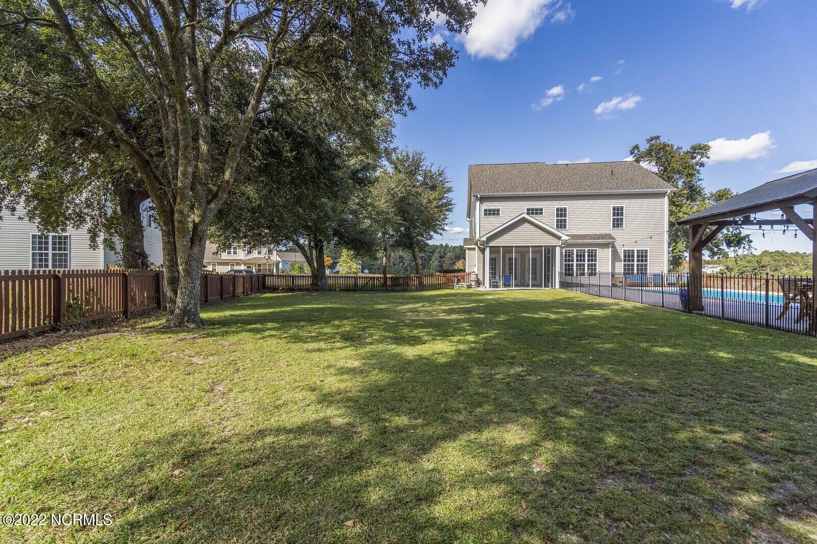 100556304 | Photo 83