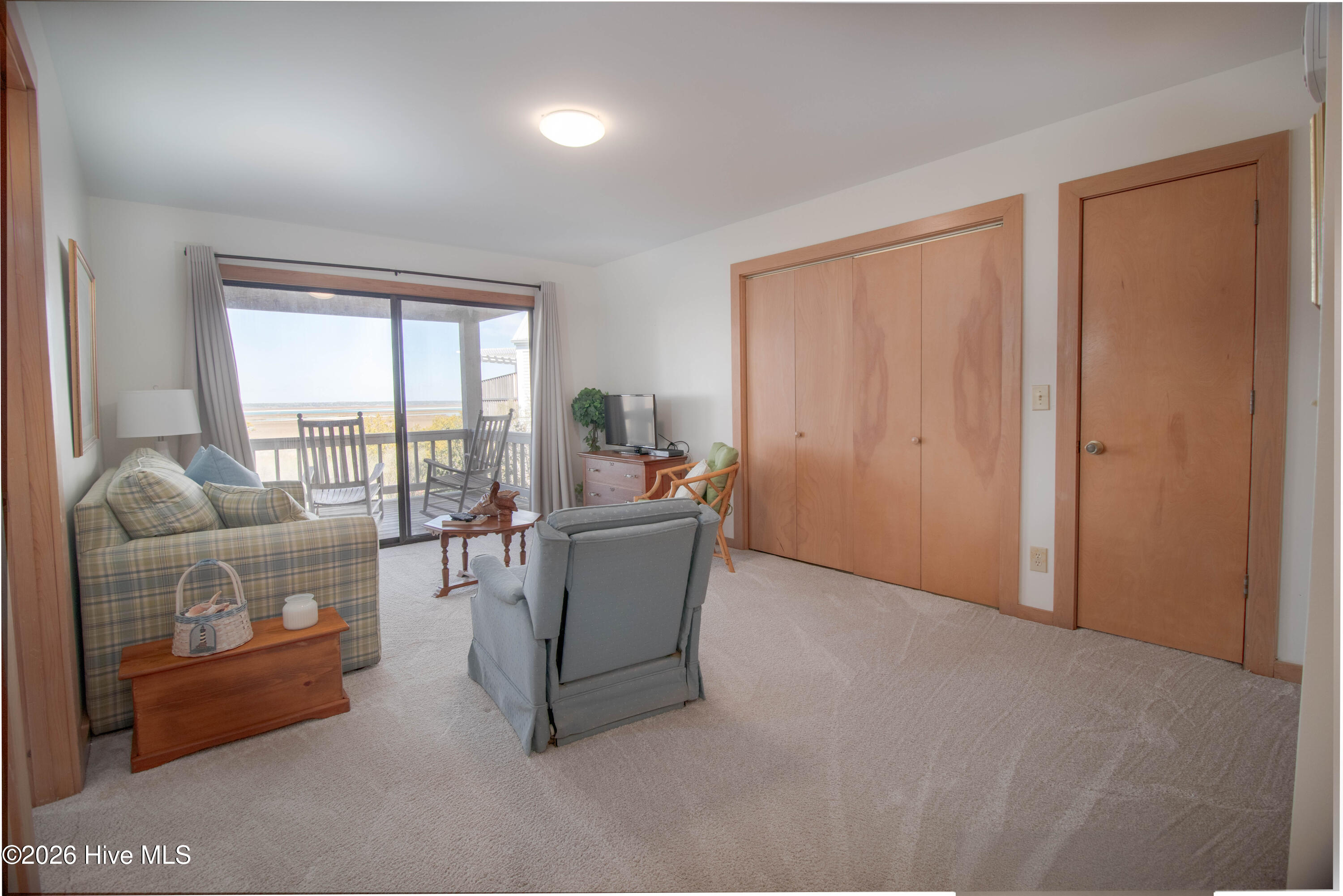 100559137 | Photo 15