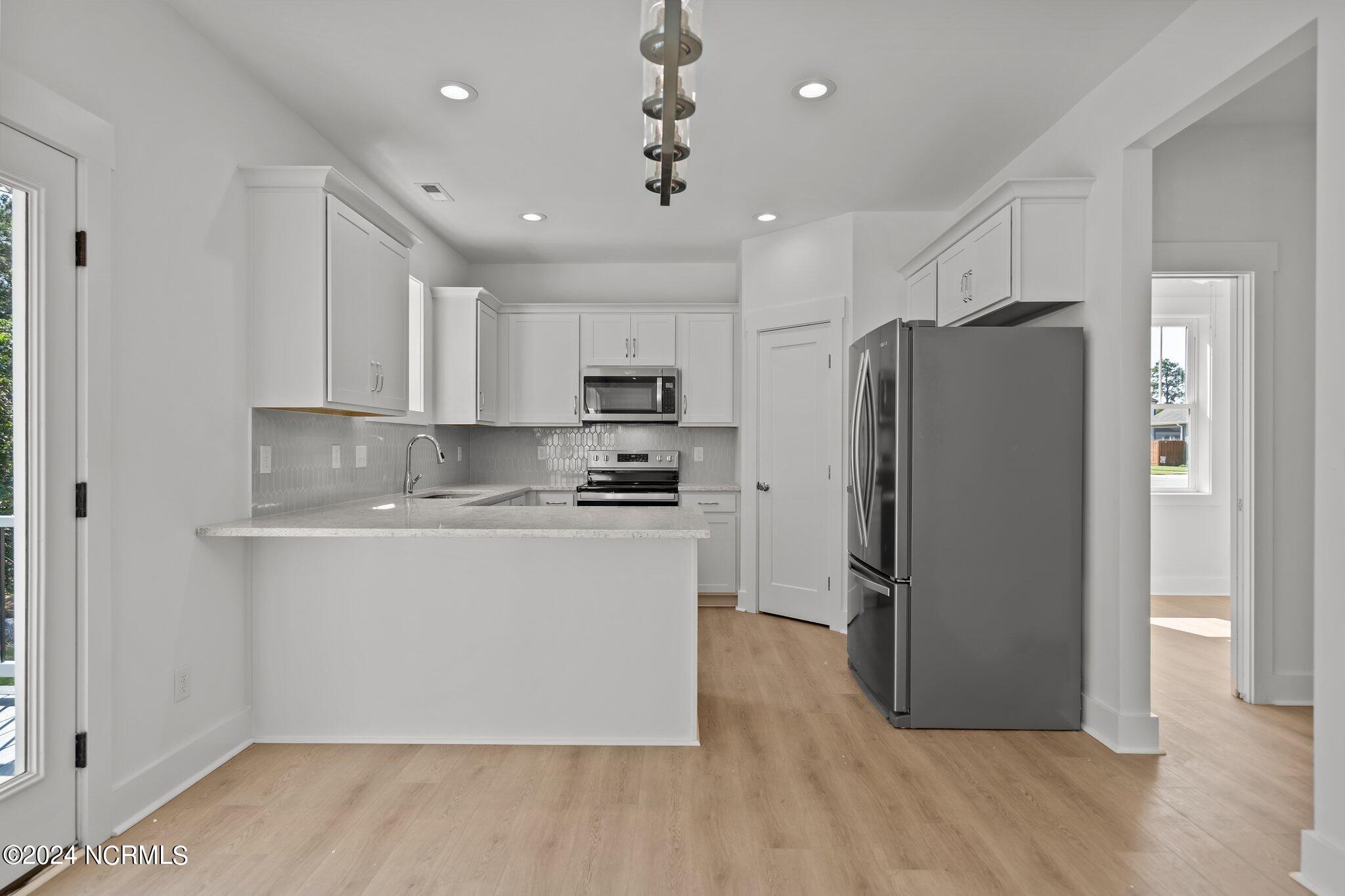 100439102 | Photo 12