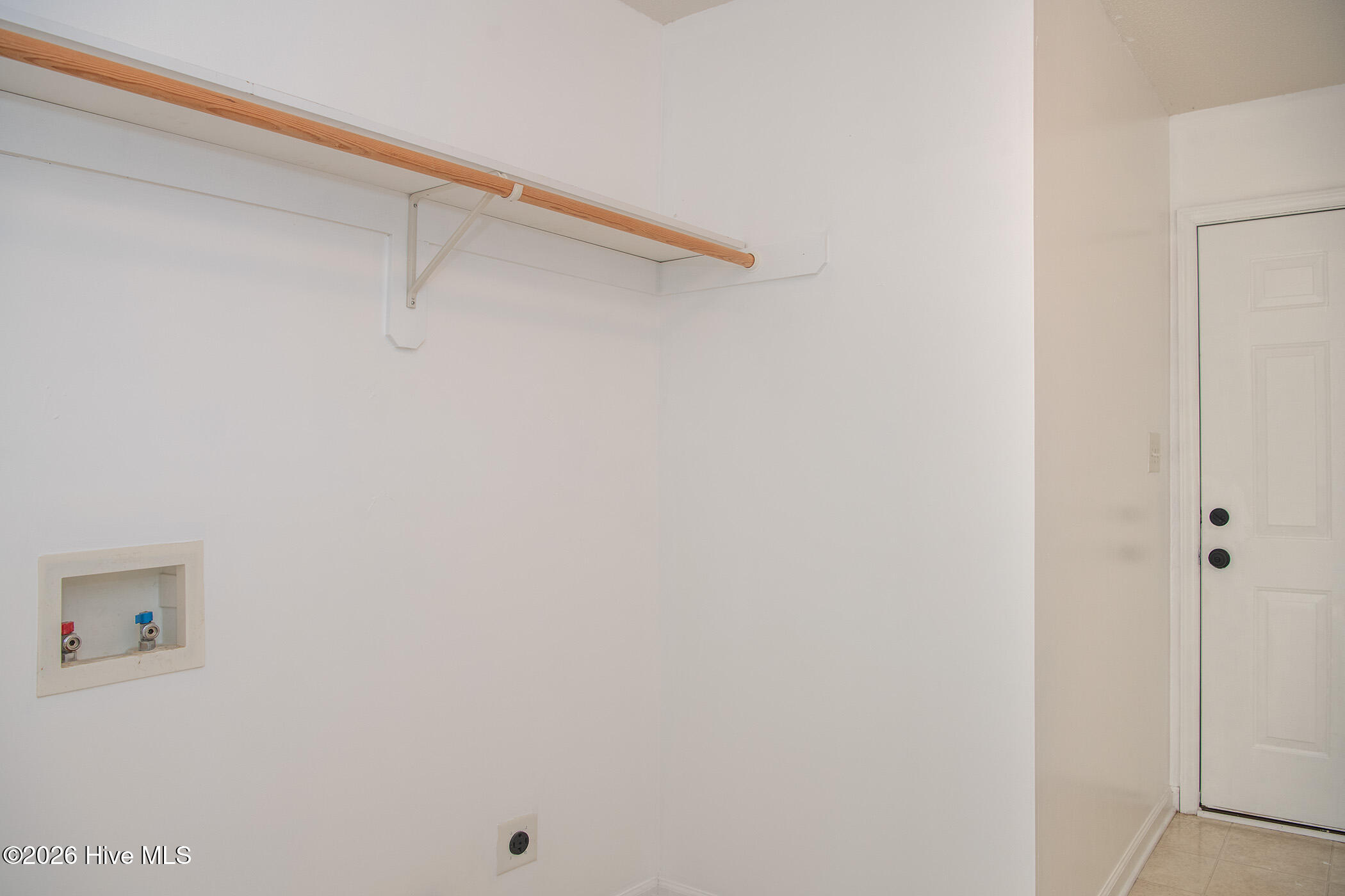 100567434 | Photo 24