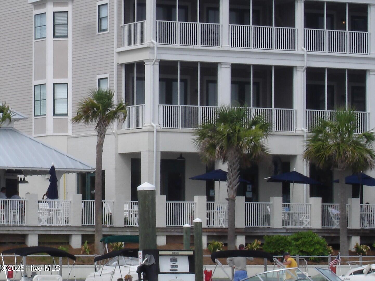 100530438 | Photo 14