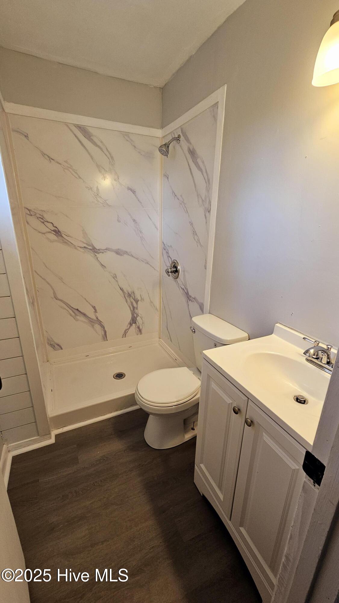 100560840 | Photo 10