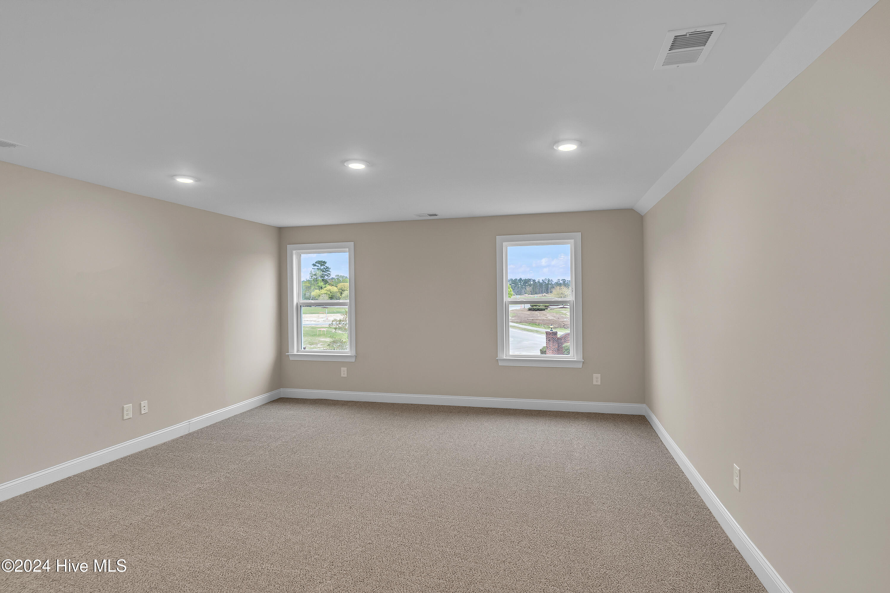 100476127 | Photo 19